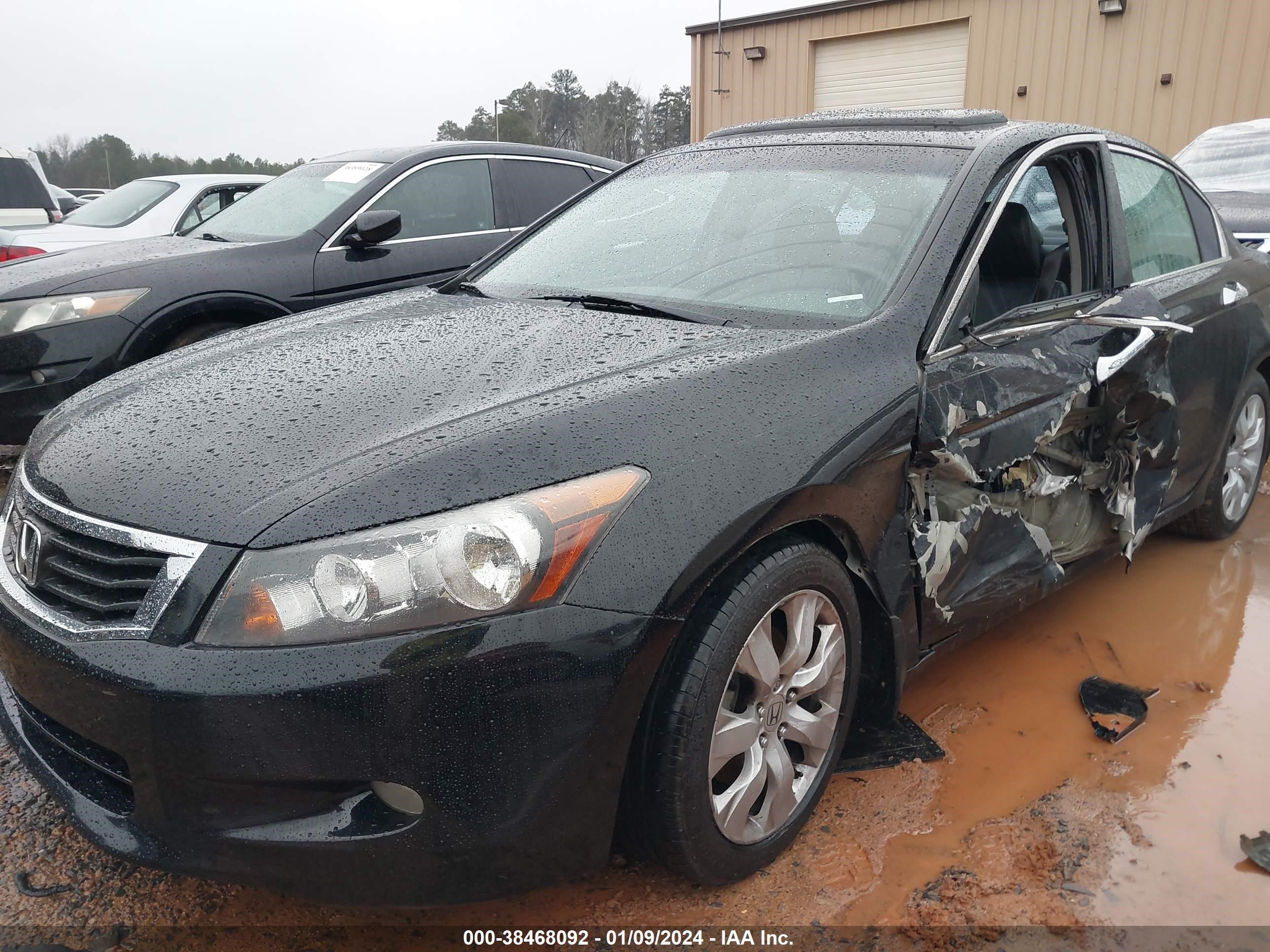 Photo 1 VIN: 1HGCP36838A018653 - HONDA ACCORD 