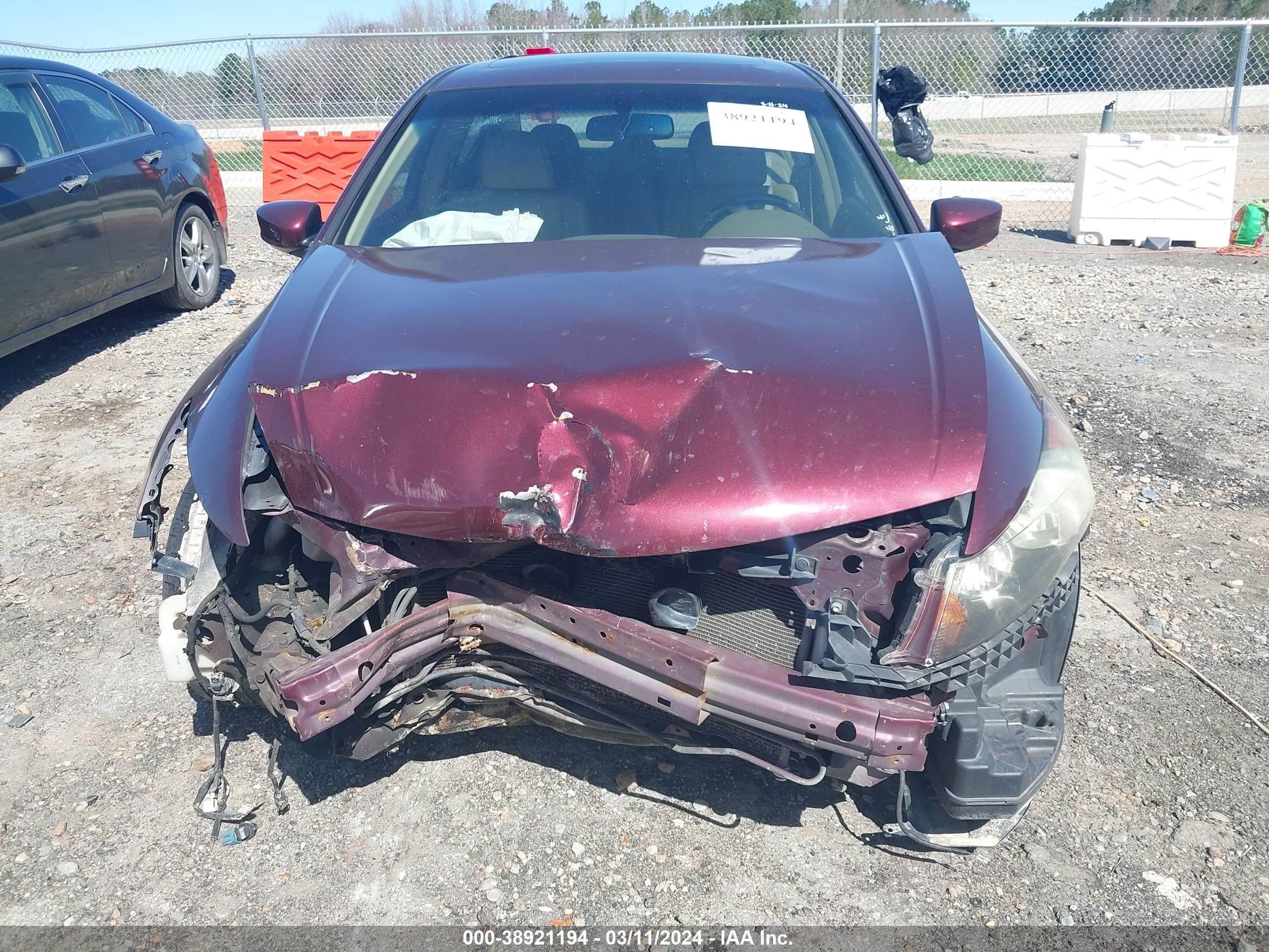 Photo 11 VIN: 1HGCP36838A022735 - HONDA ACCORD 