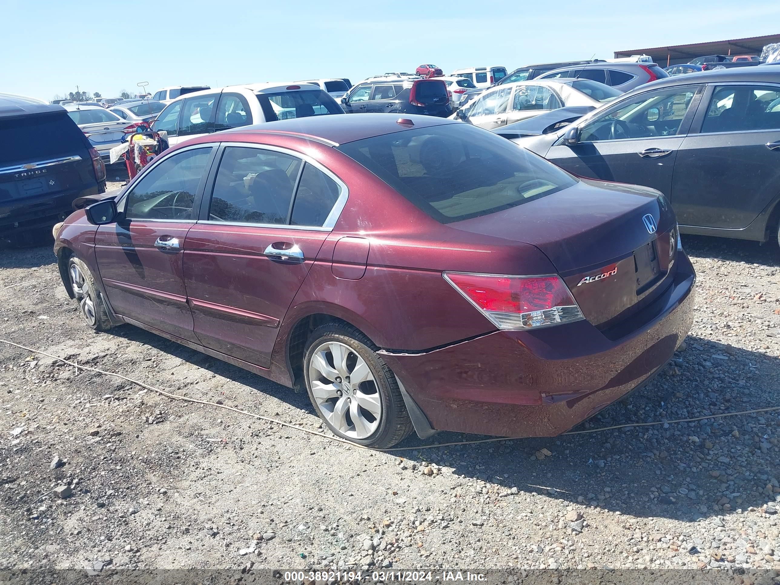 Photo 2 VIN: 1HGCP36838A022735 - HONDA ACCORD 