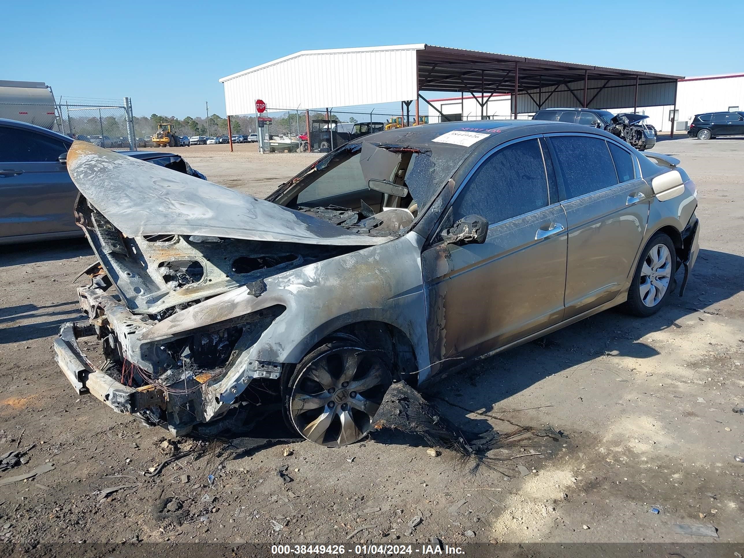 Photo 1 VIN: 1HGCP36838A060899 - HONDA ACCORD 