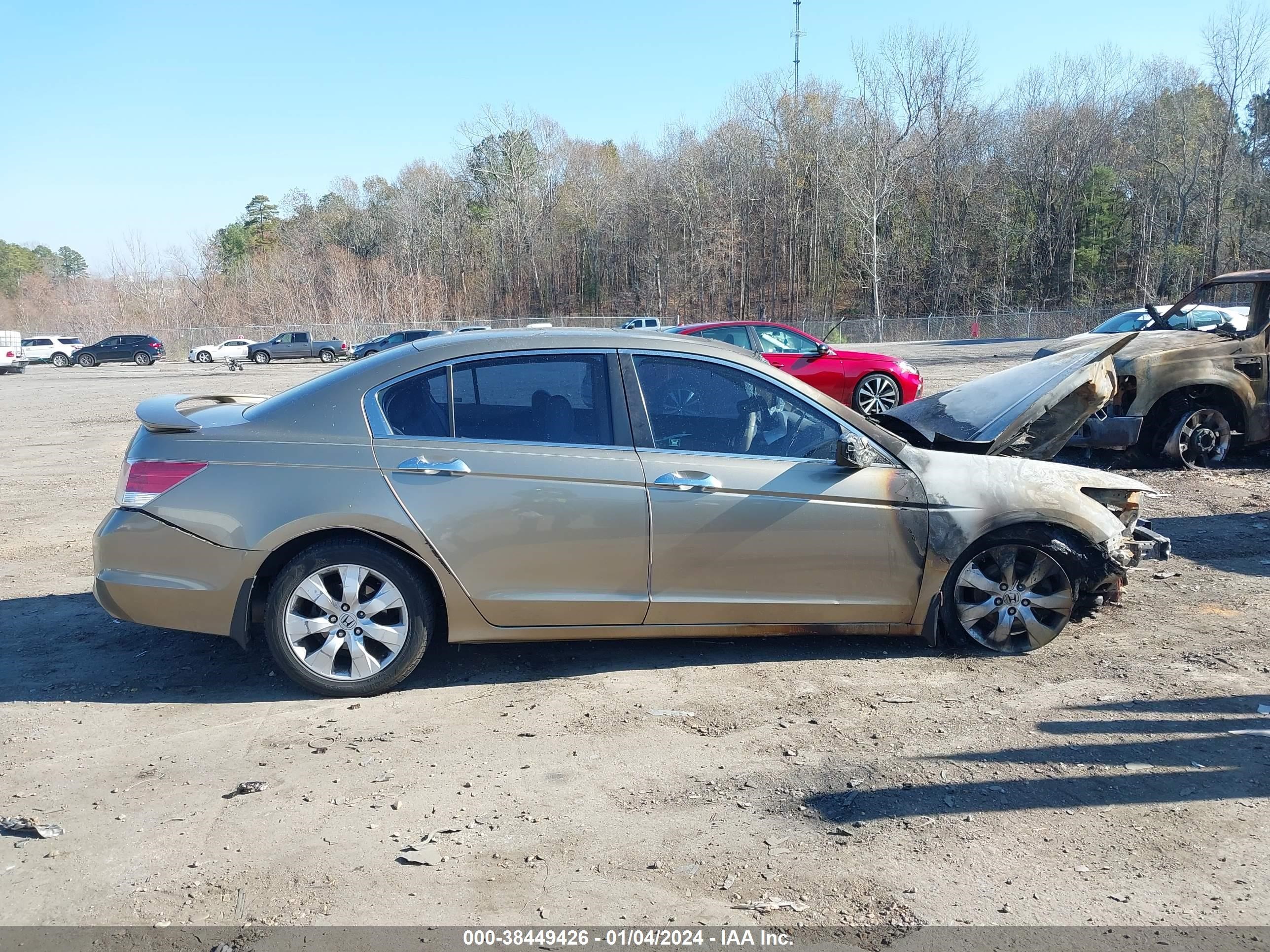 Photo 12 VIN: 1HGCP36838A060899 - HONDA ACCORD 