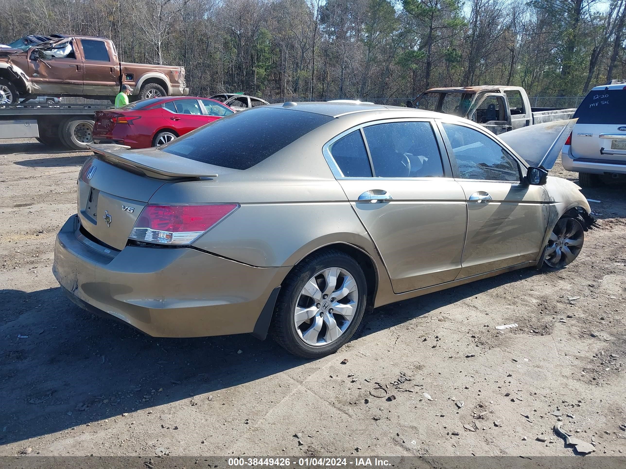 Photo 3 VIN: 1HGCP36838A060899 - HONDA ACCORD 