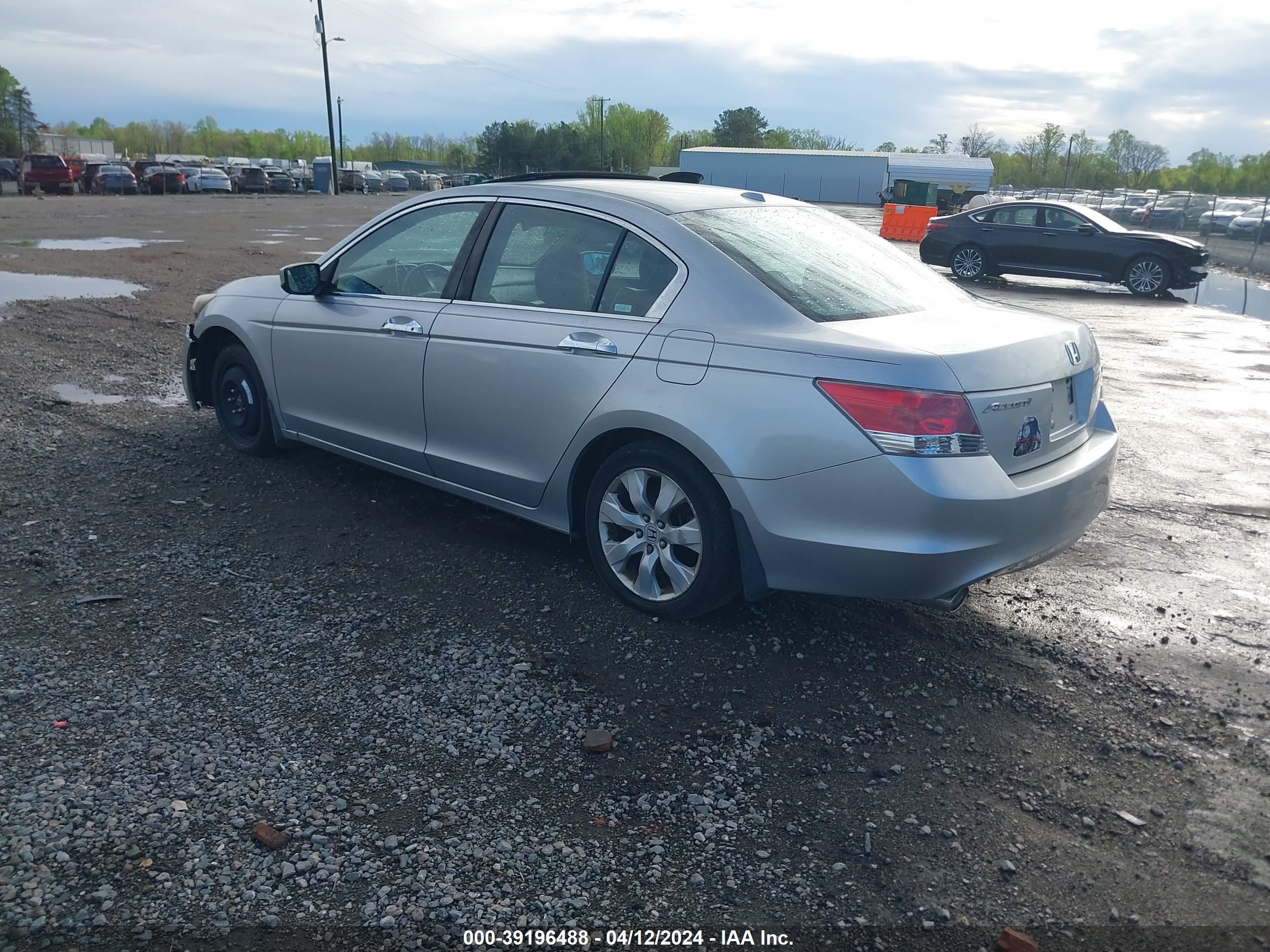 Photo 2 VIN: 1HGCP36848A006897 - HONDA ACCORD 