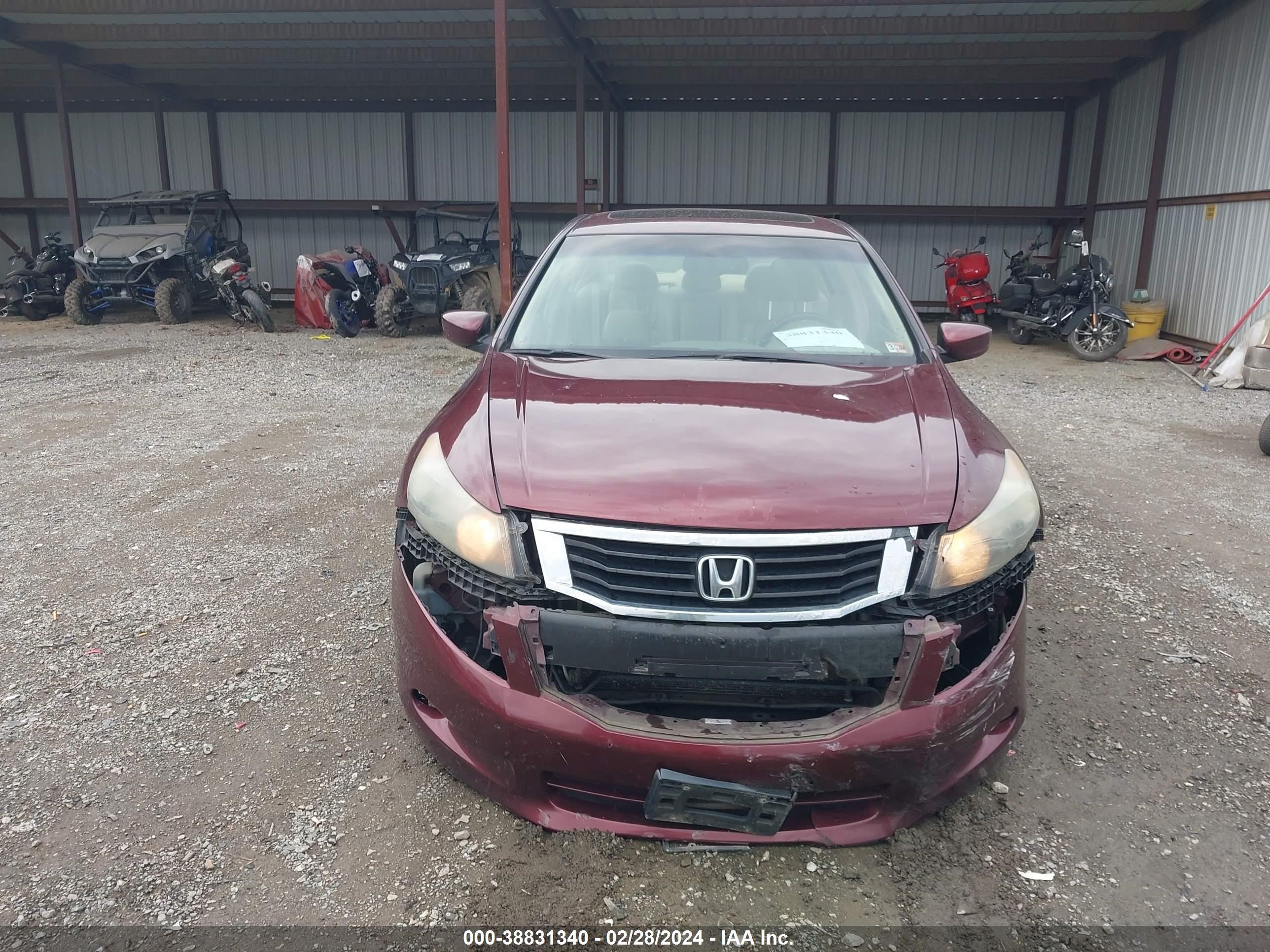 Photo 11 VIN: 1HGCP36848A043948 - HONDA ACCORD 