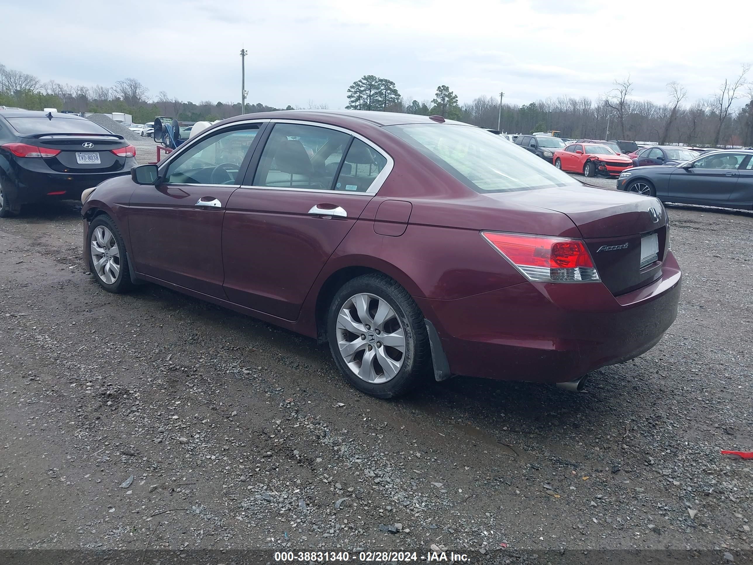 Photo 2 VIN: 1HGCP36848A043948 - HONDA ACCORD 