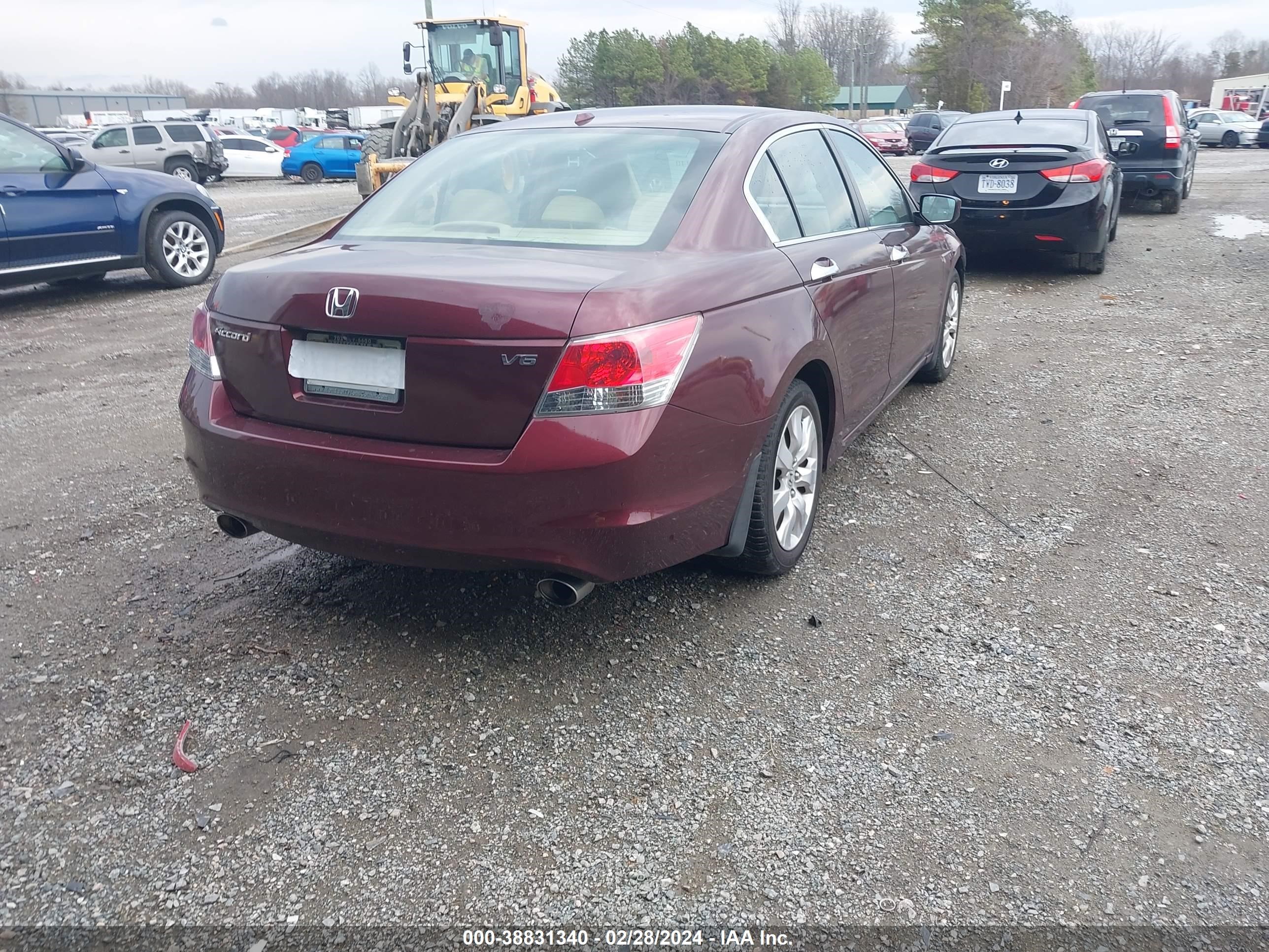 Photo 3 VIN: 1HGCP36848A043948 - HONDA ACCORD 