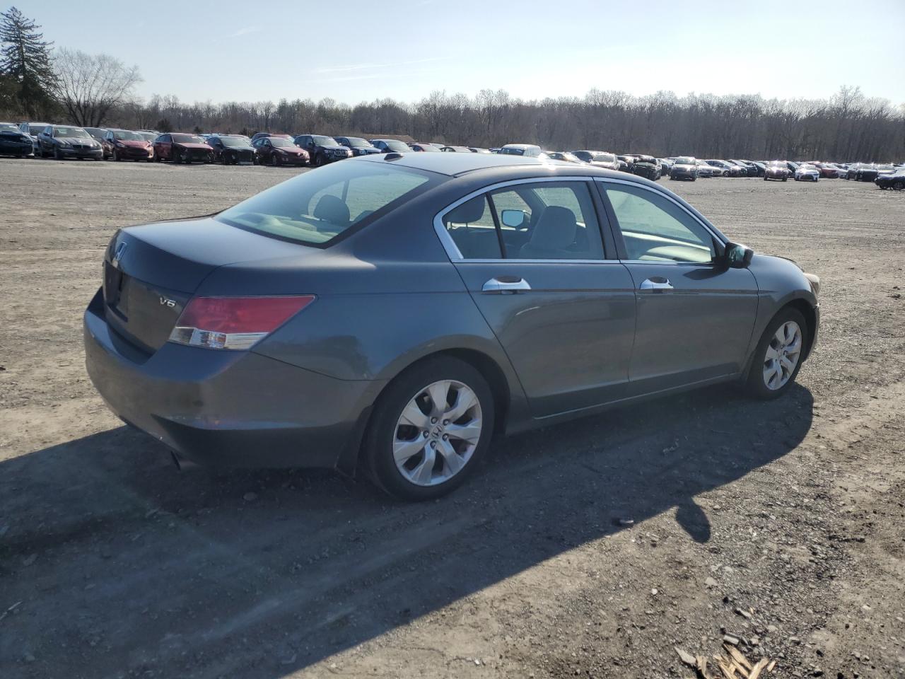 Photo 2 VIN: 1HGCP36848A064668 - HONDA ACCORD 