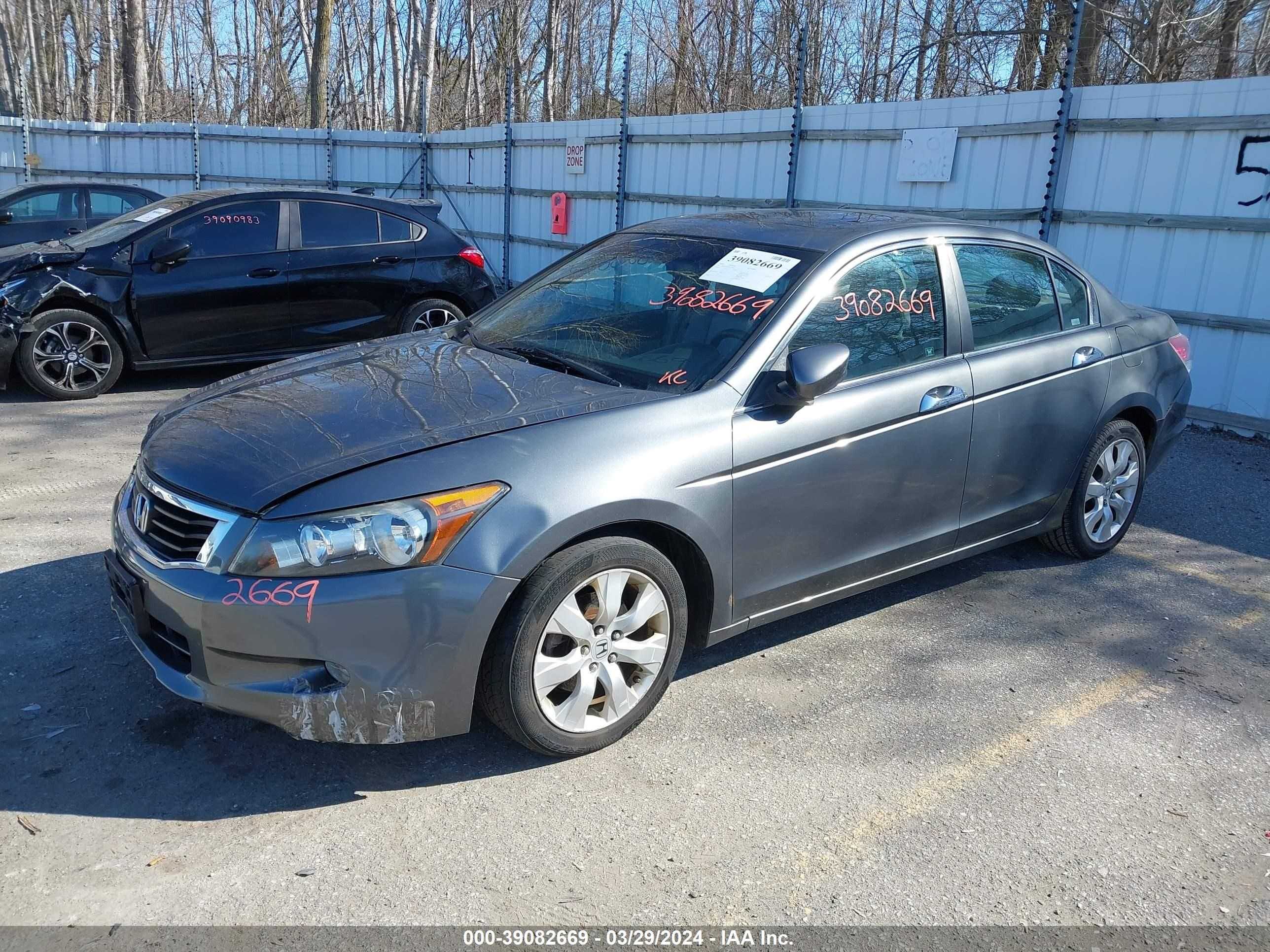 Photo 1 VIN: 1HGCP36848A071832 - HONDA ACCORD 