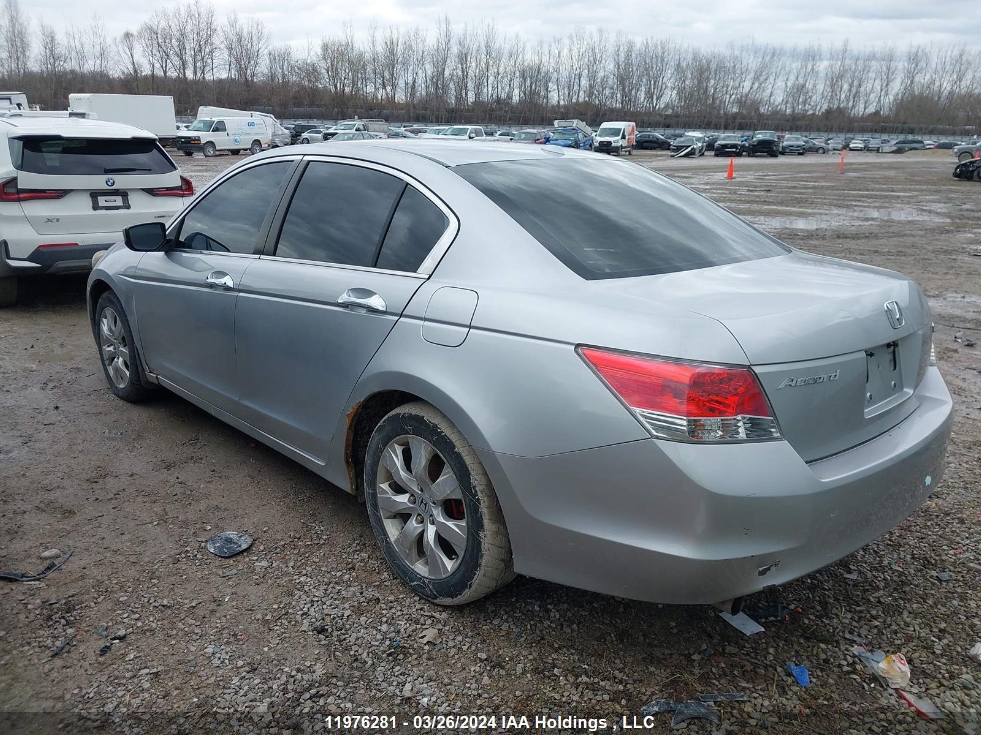 Photo 2 VIN: 1HGCP36848A801853 - HONDA ACCORD 