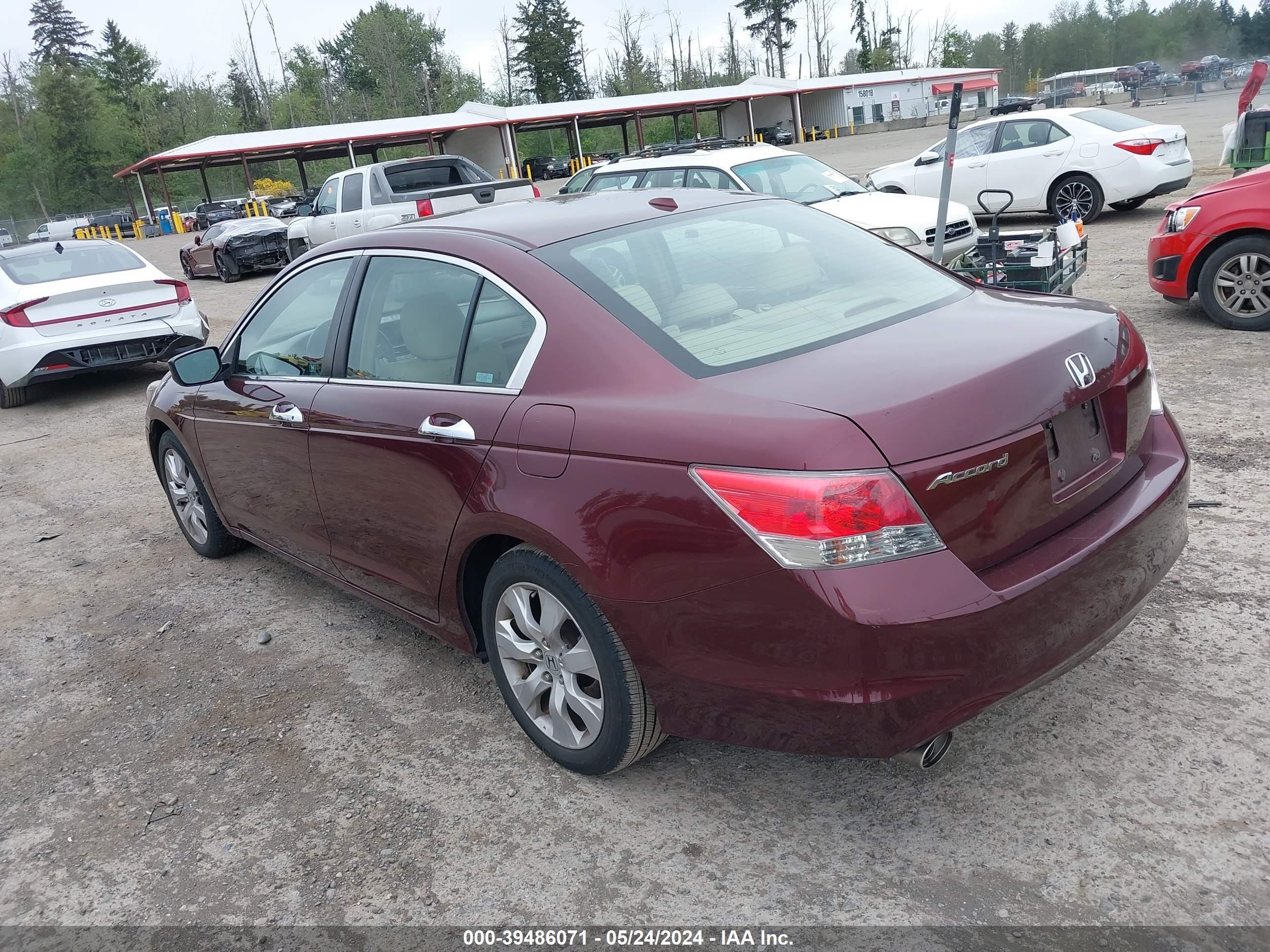 Photo 2 VIN: 1HGCP36858A030626 - HONDA ACCORD 