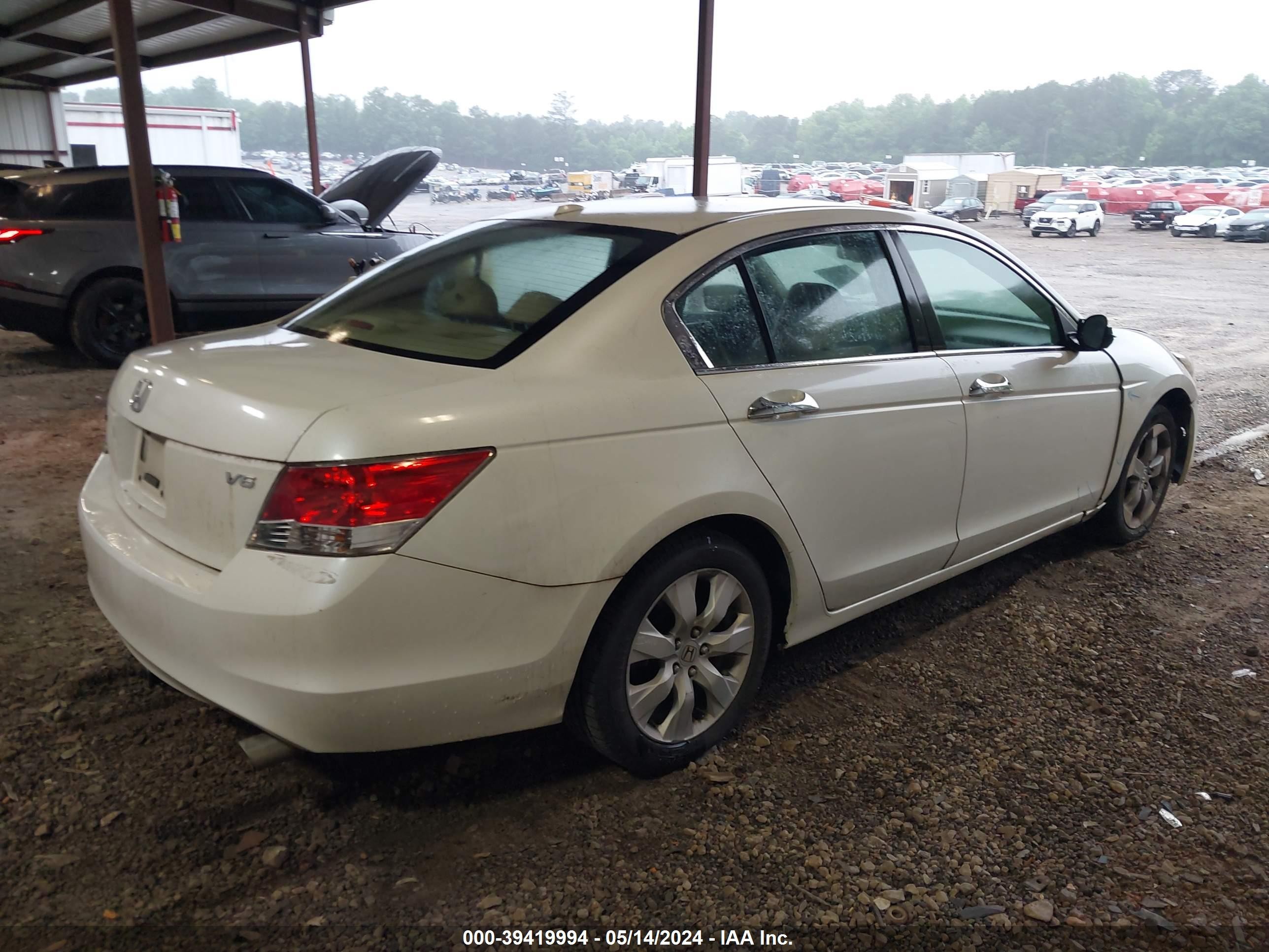 Photo 3 VIN: 1HGCP36858A069555 - HONDA ACCORD 