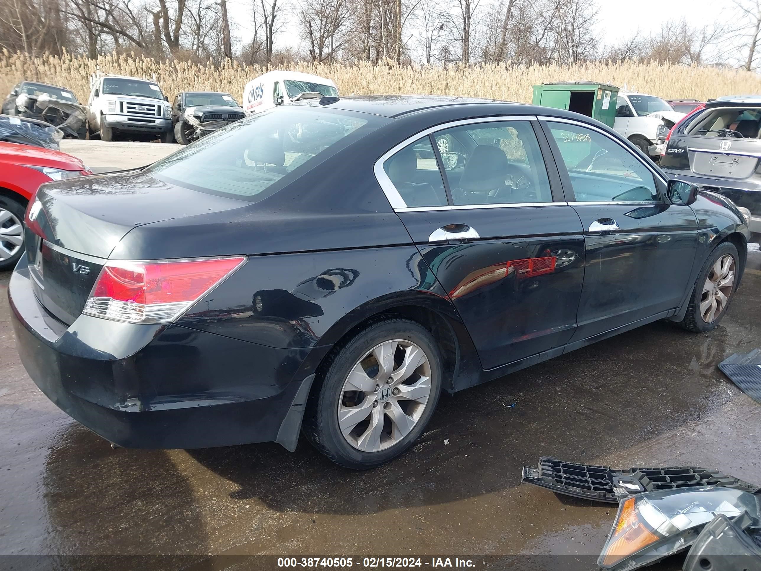 Photo 3 VIN: 1HGCP36858A079261 - HONDA ACCORD 