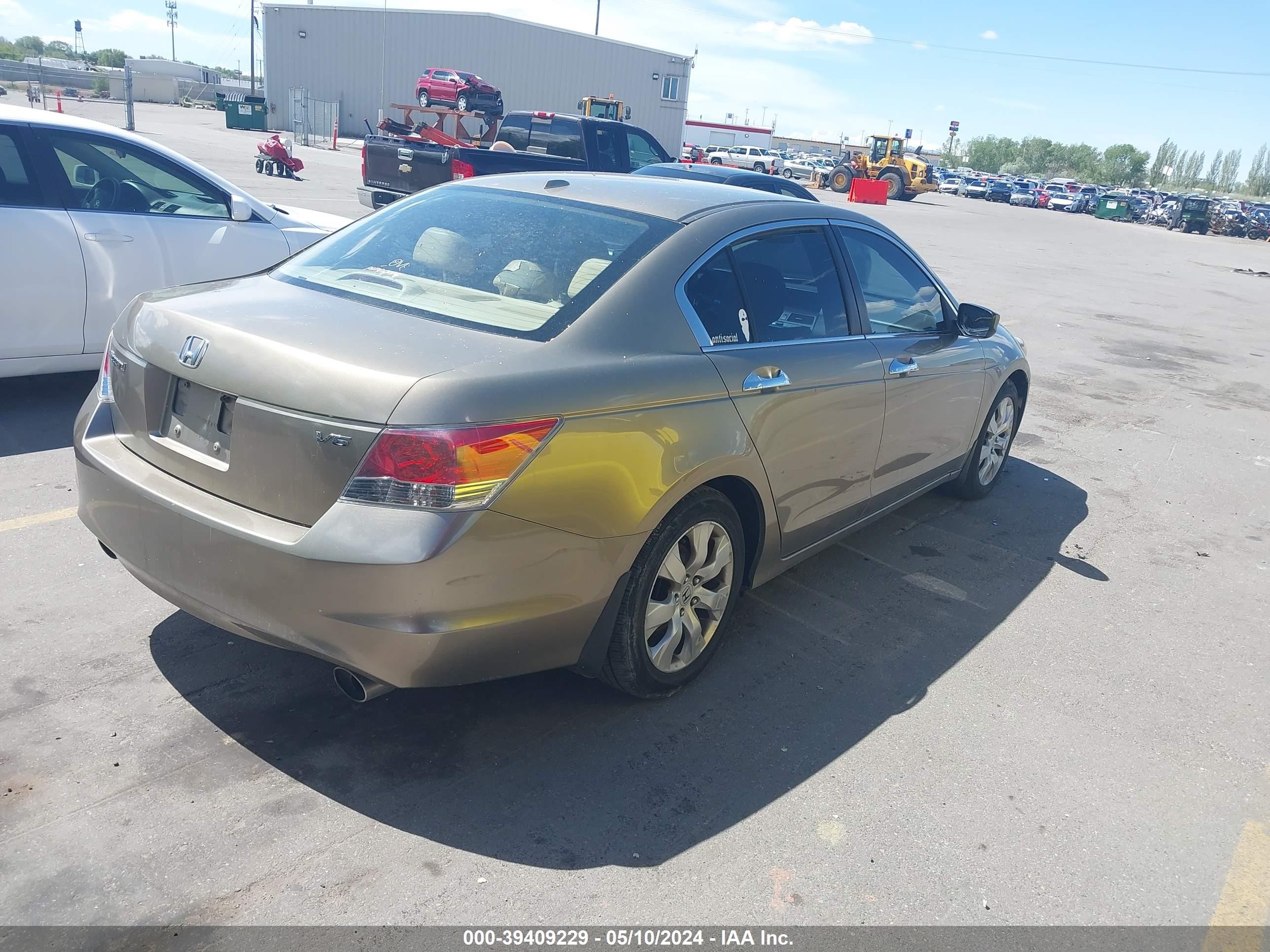 Photo 3 VIN: 1HGCP36859A018672 - HONDA ACCORD 