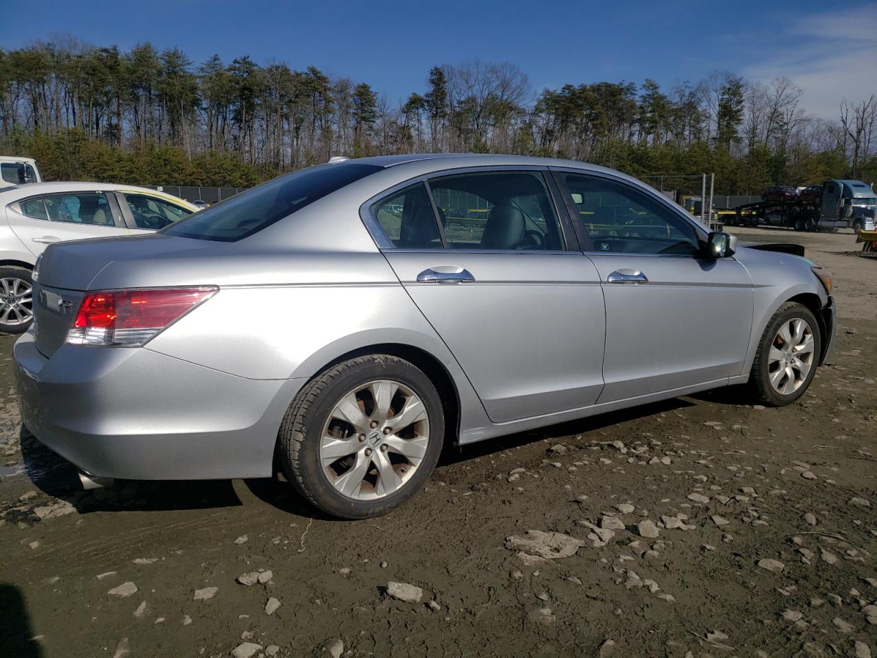 Photo 2 VIN: 1HGCP36859A031003 - HONDA ACCORD 