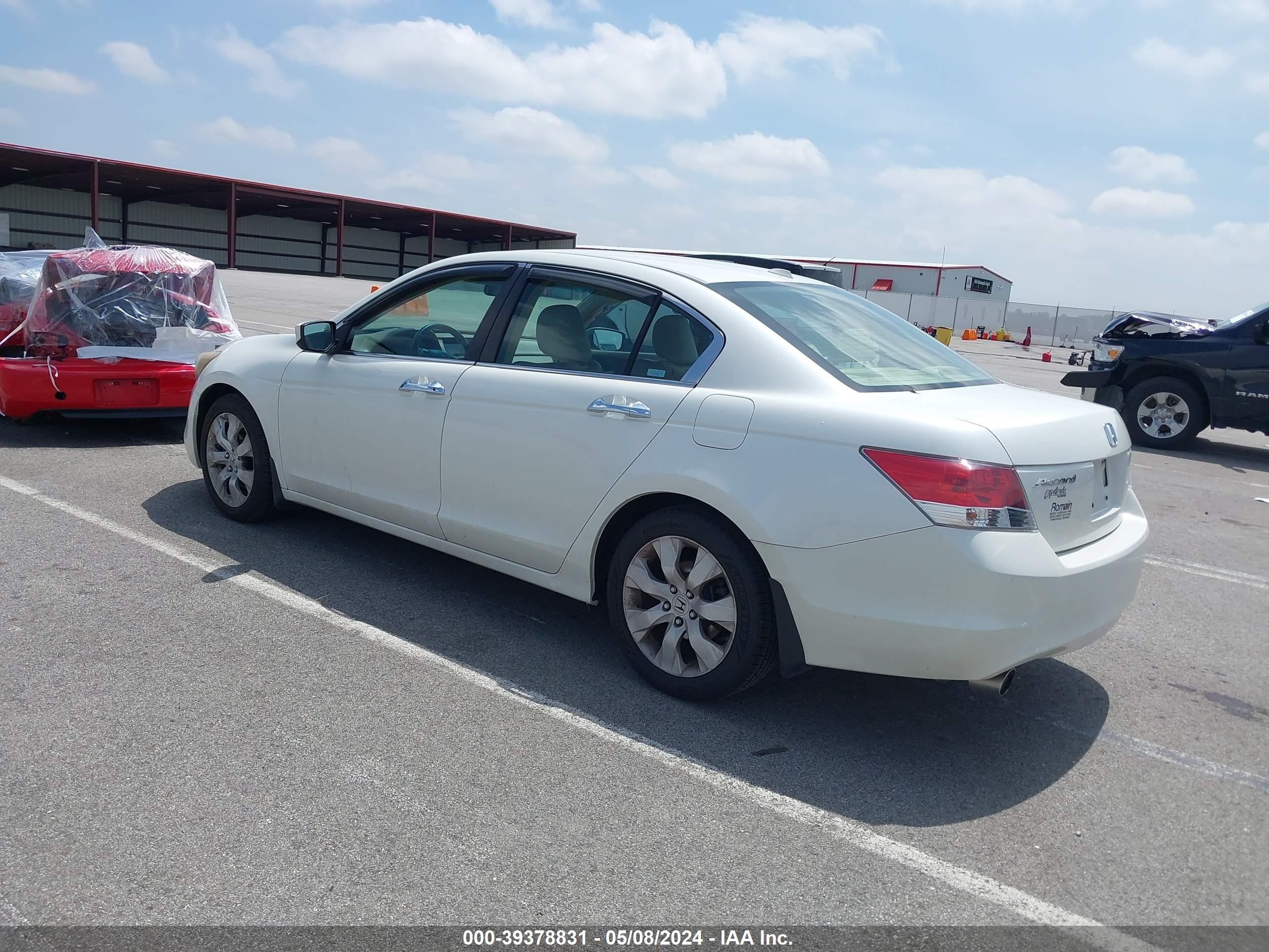 Photo 2 VIN: 1HGCP36859A036735 - HONDA ACCORD 