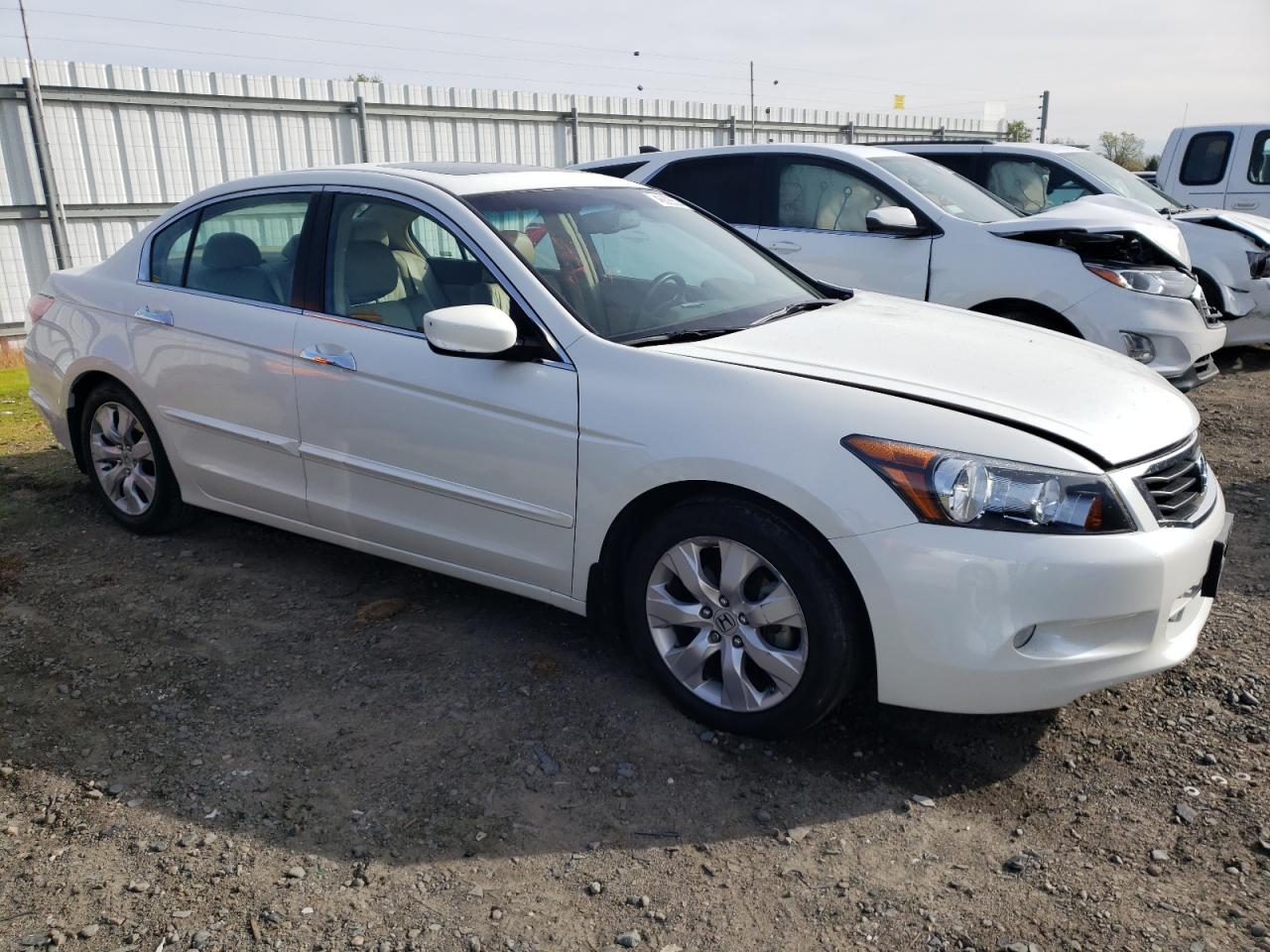 Photo 3 VIN: 1HGCP36868A077342 - HONDA ACCORD 