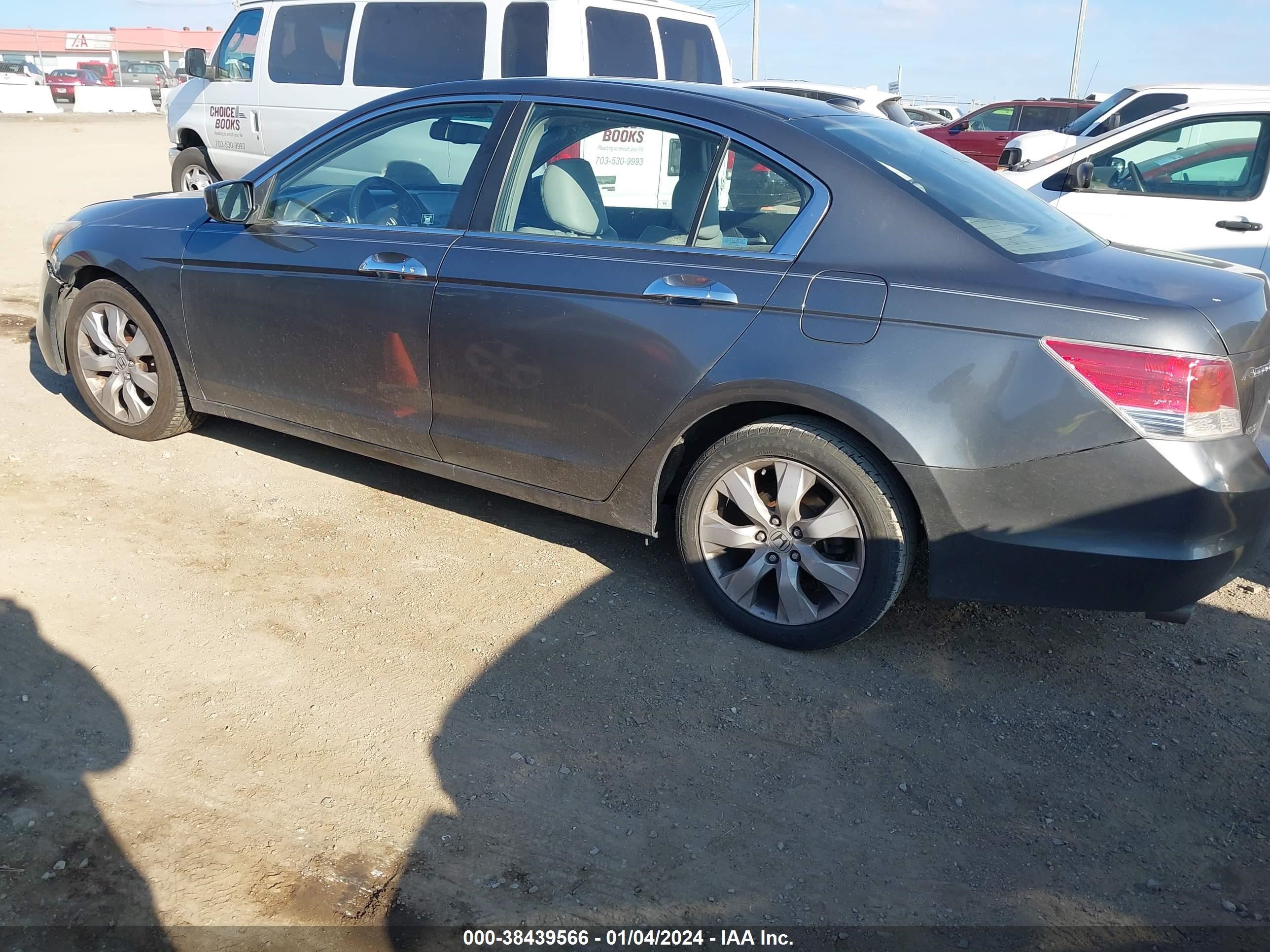 Photo 13 VIN: 1HGCP36869A006529 - HONDA ACCORD 