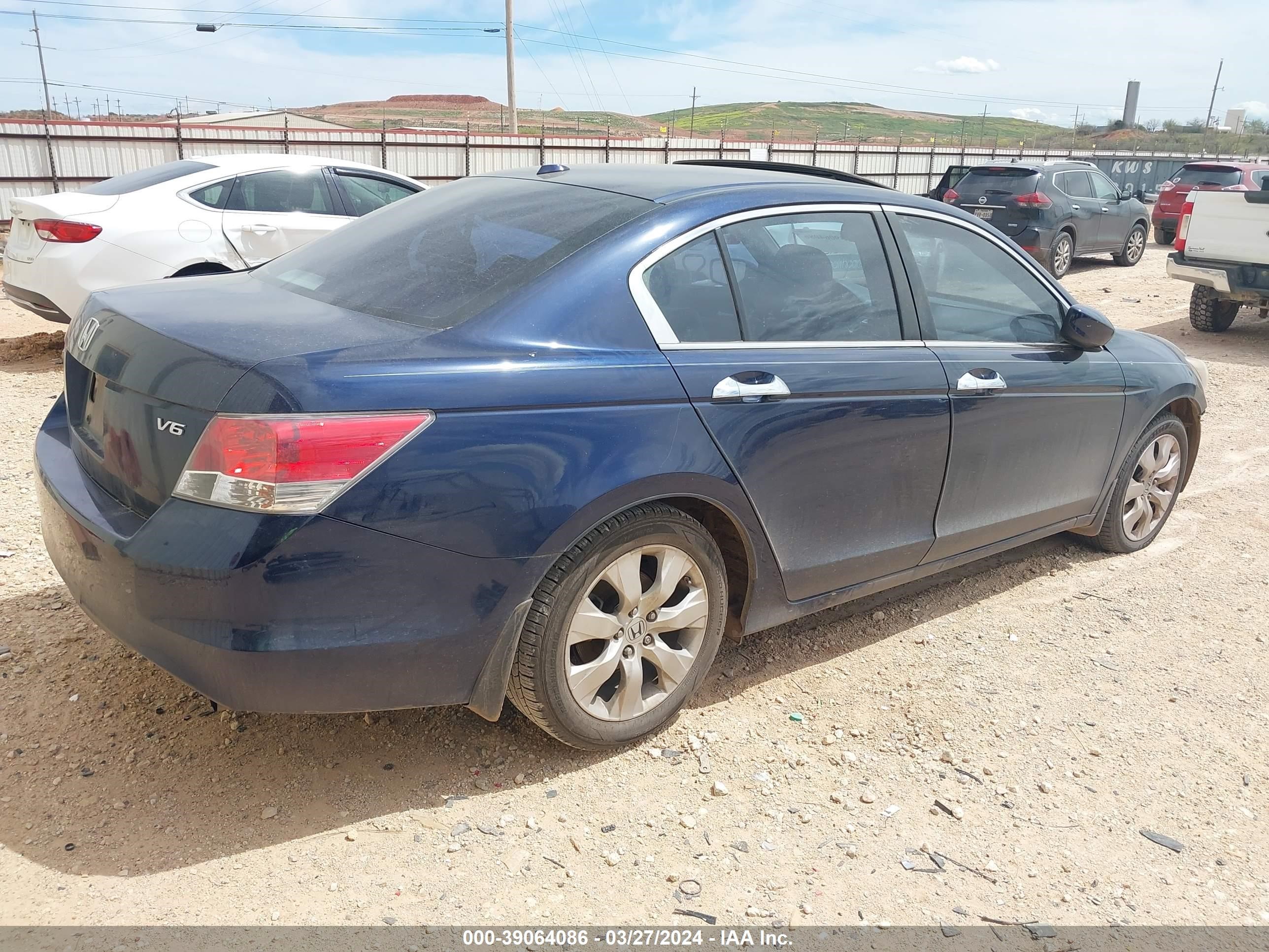 Photo 3 VIN: 1HGCP36869A008040 - HONDA ACCORD 