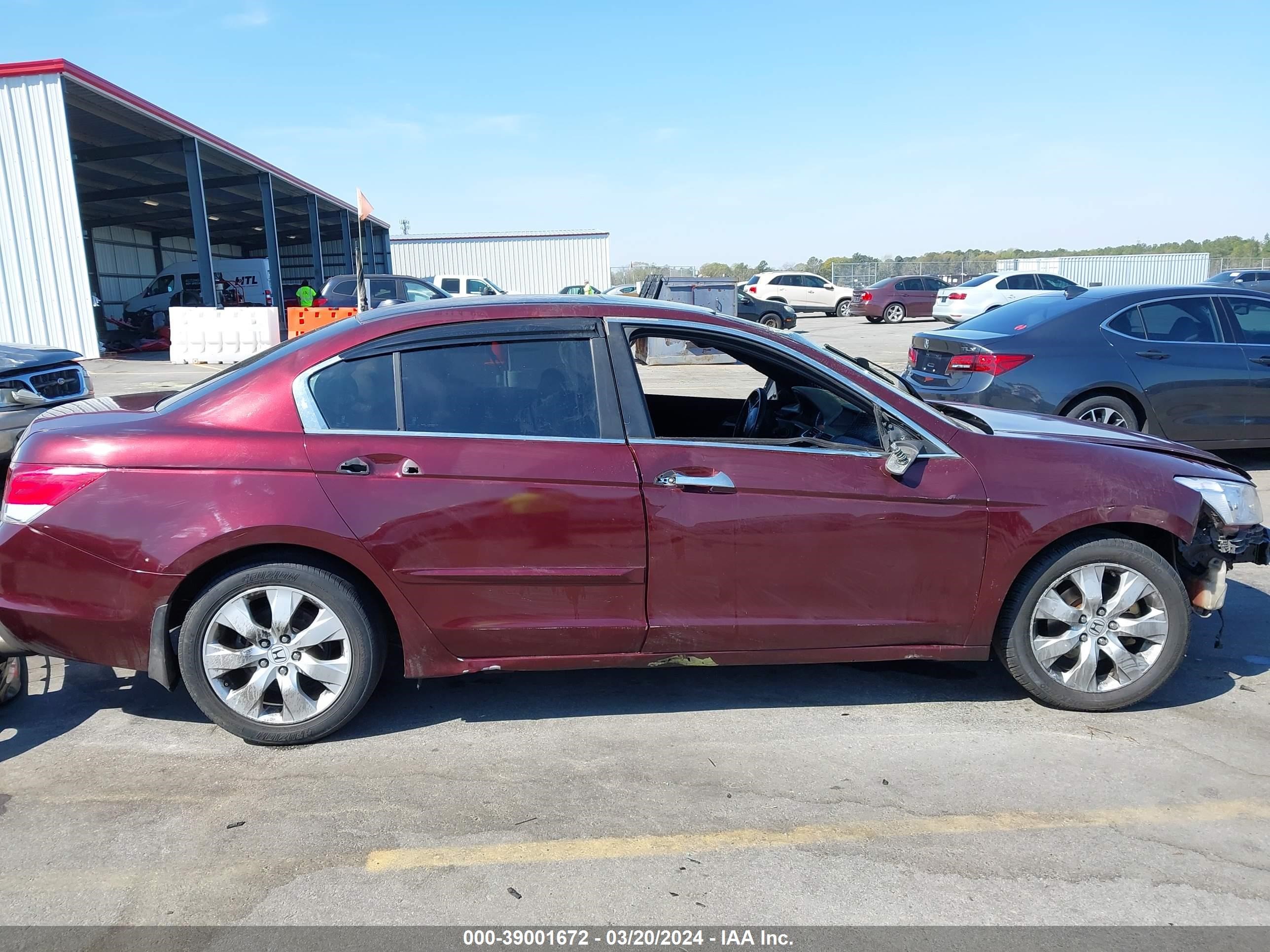 Photo 13 VIN: 1HGCP36869A032323 - HONDA ACCORD 