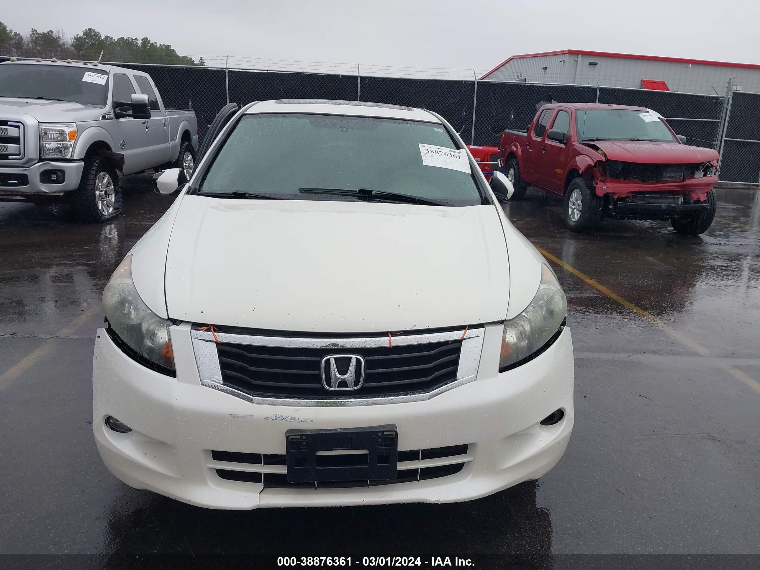 Photo 11 VIN: 1HGCP36878A005324 - HONDA ACCORD 