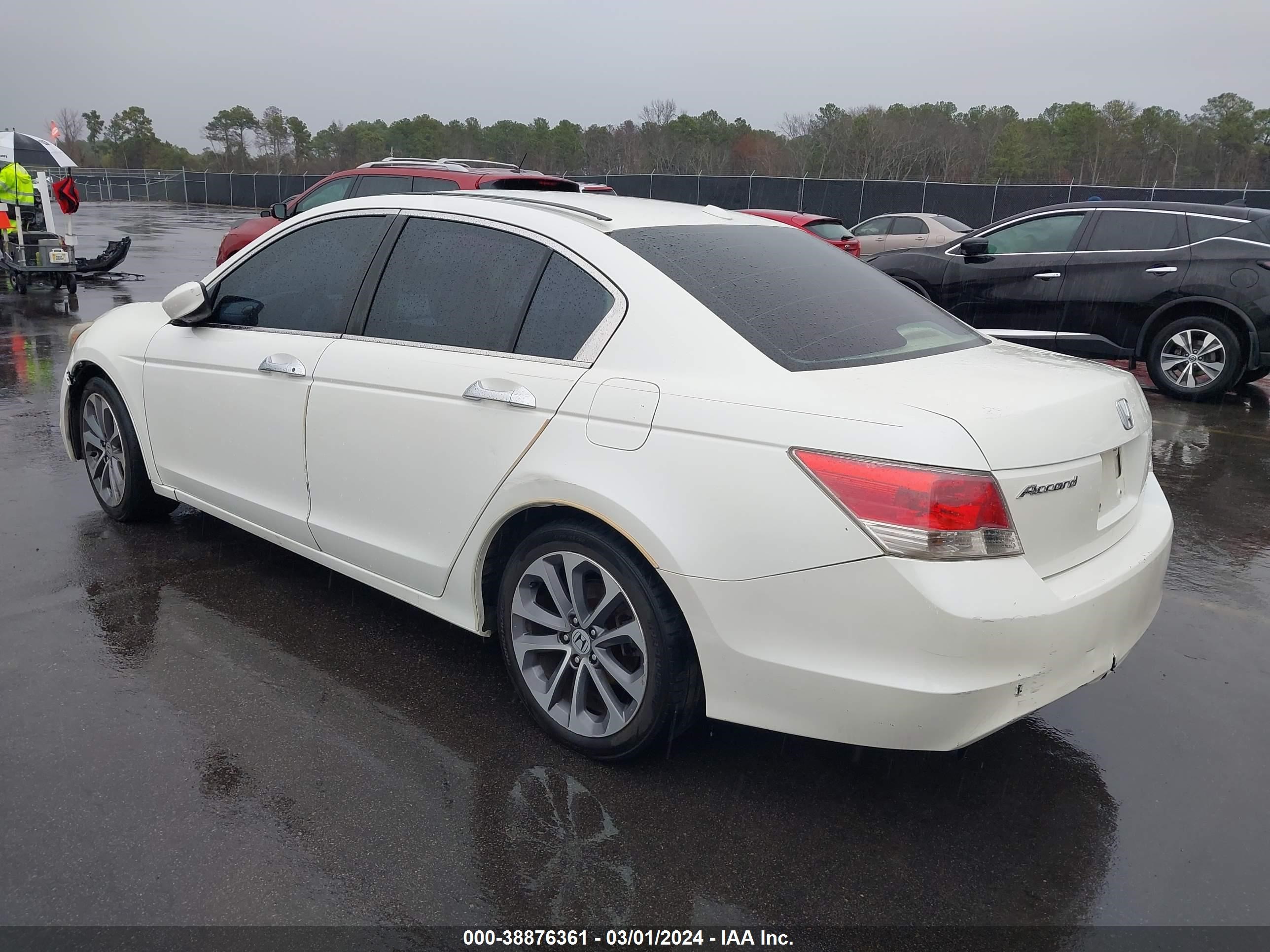 Photo 2 VIN: 1HGCP36878A005324 - HONDA ACCORD 