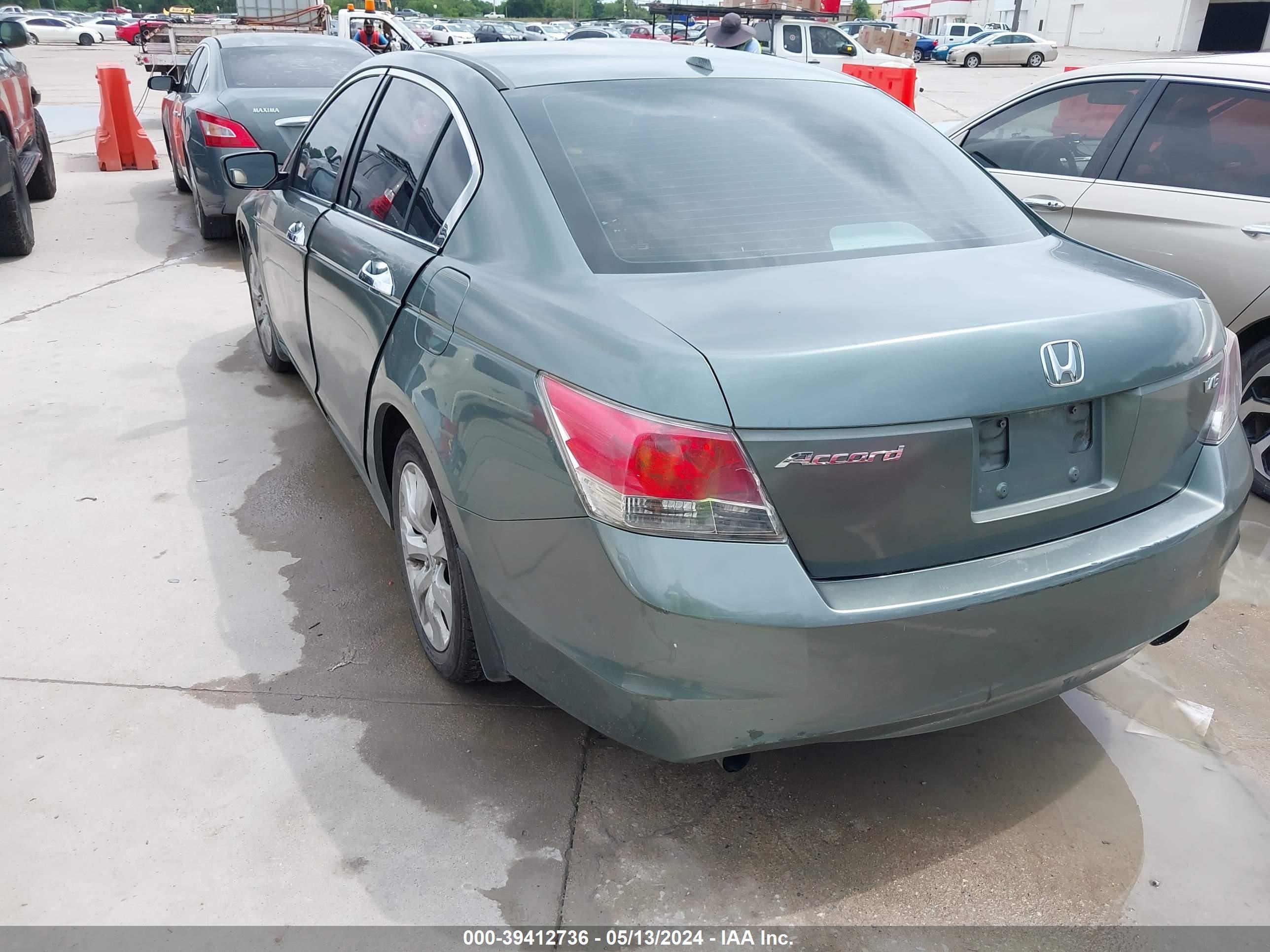 Photo 2 VIN: 1HGCP36878A031762 - HONDA ACCORD 