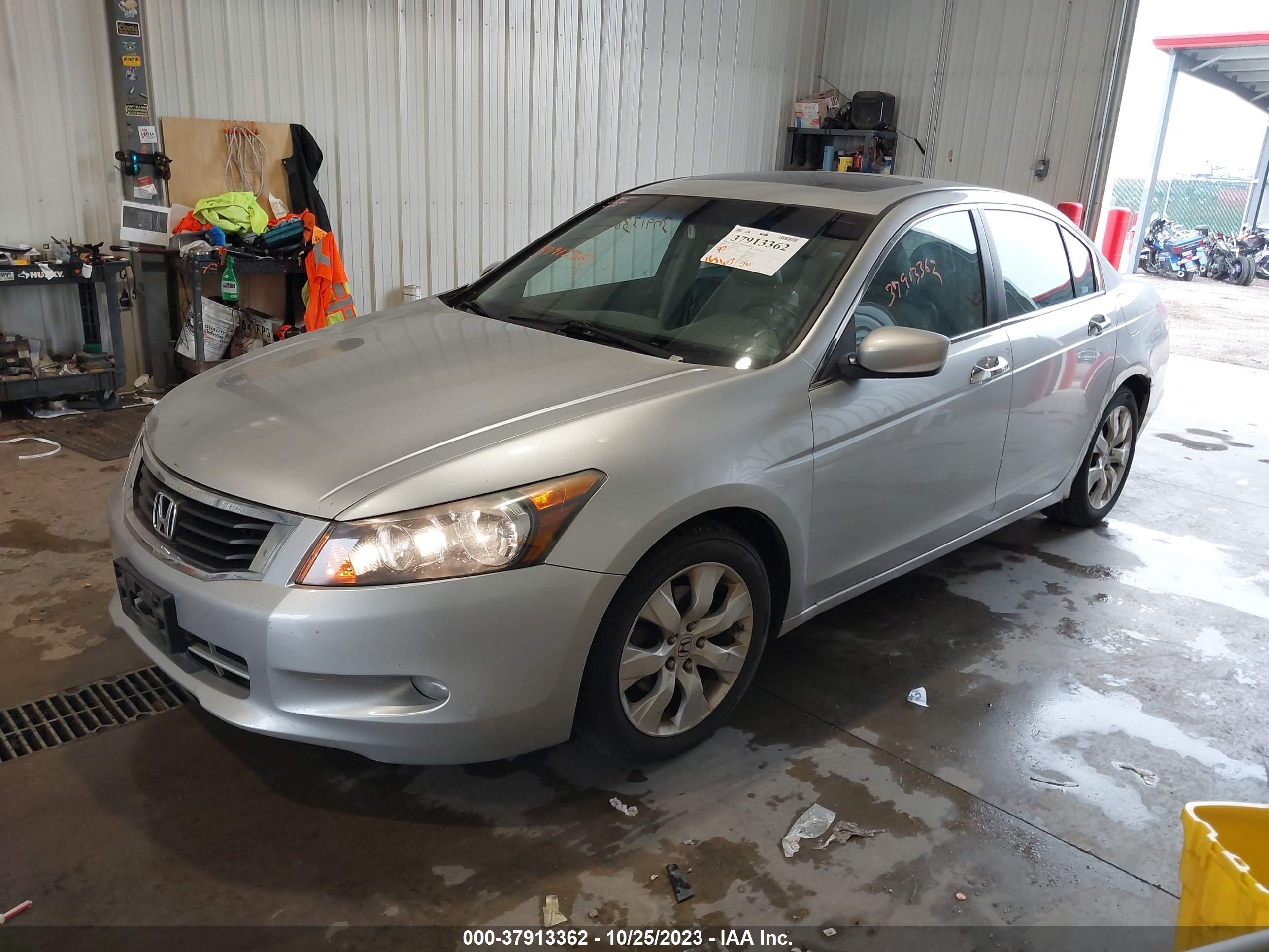 Photo 1 VIN: 1HGCP36878A045709 - HONDA ACCORD 