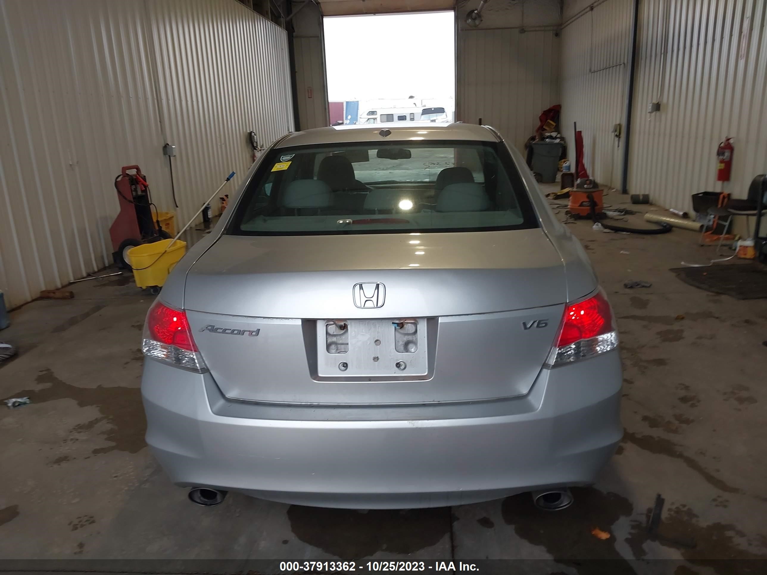 Photo 15 VIN: 1HGCP36878A045709 - HONDA ACCORD 