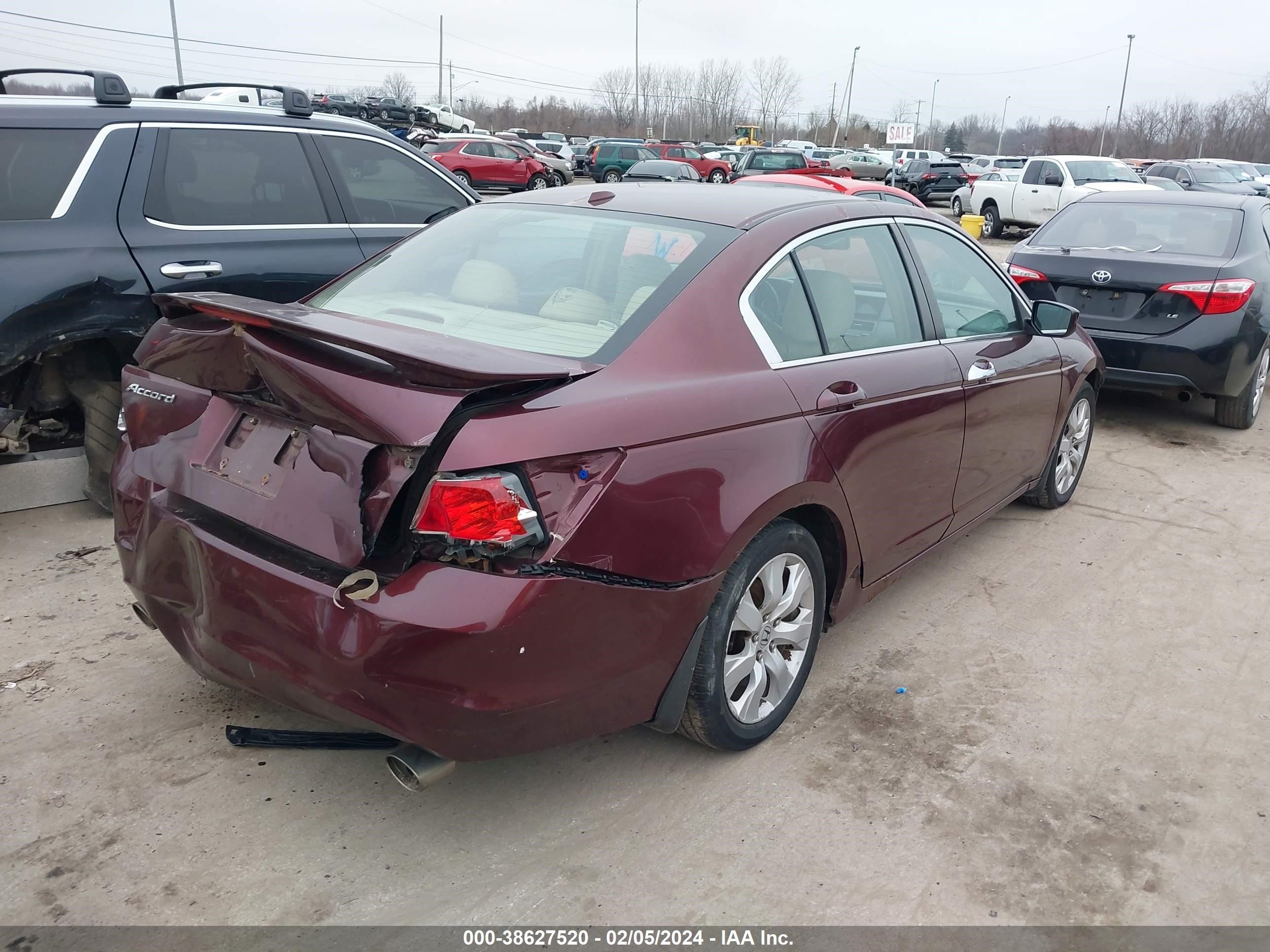 Photo 3 VIN: 1HGCP36879A018379 - HONDA ACCORD 