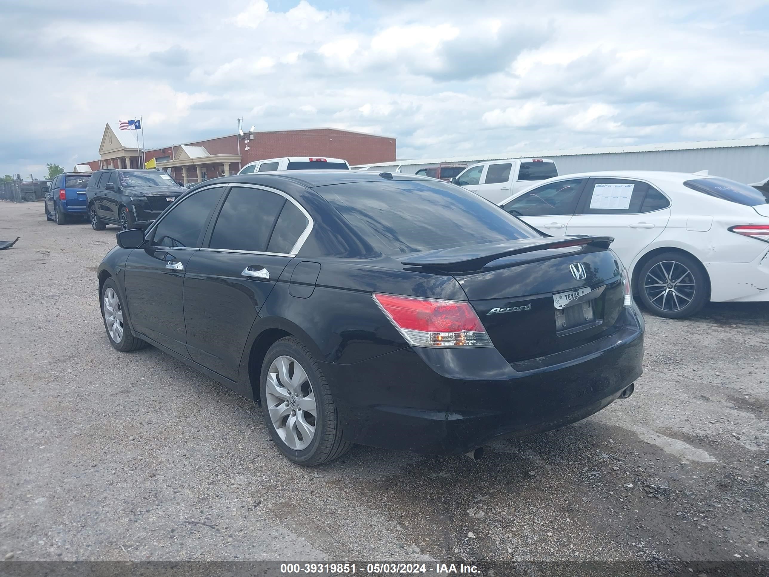 Photo 2 VIN: 1HGCP36879A031908 - HONDA ACCORD 