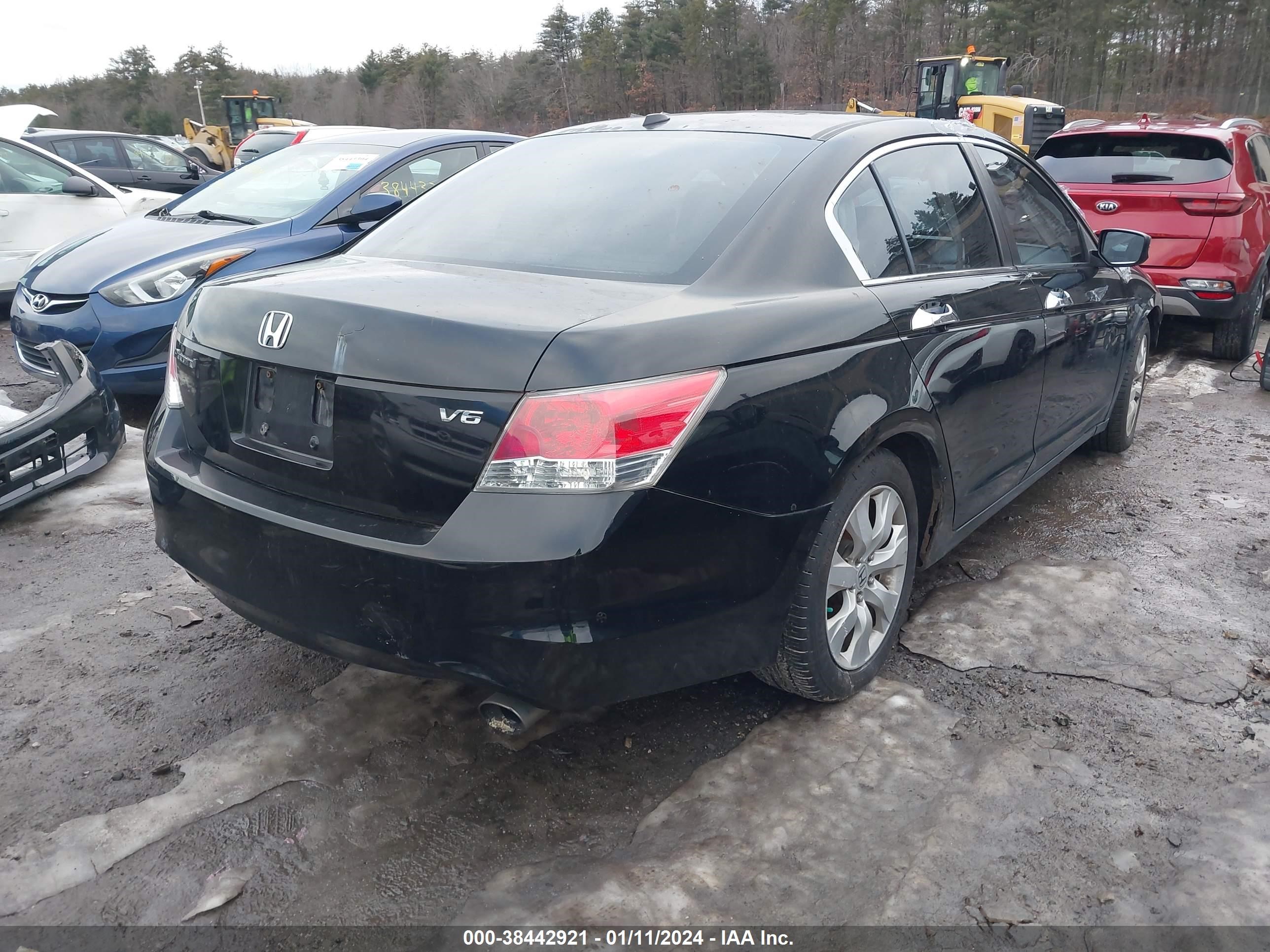 Photo 3 VIN: 1HGCP36888A033598 - HONDA ACCORD 