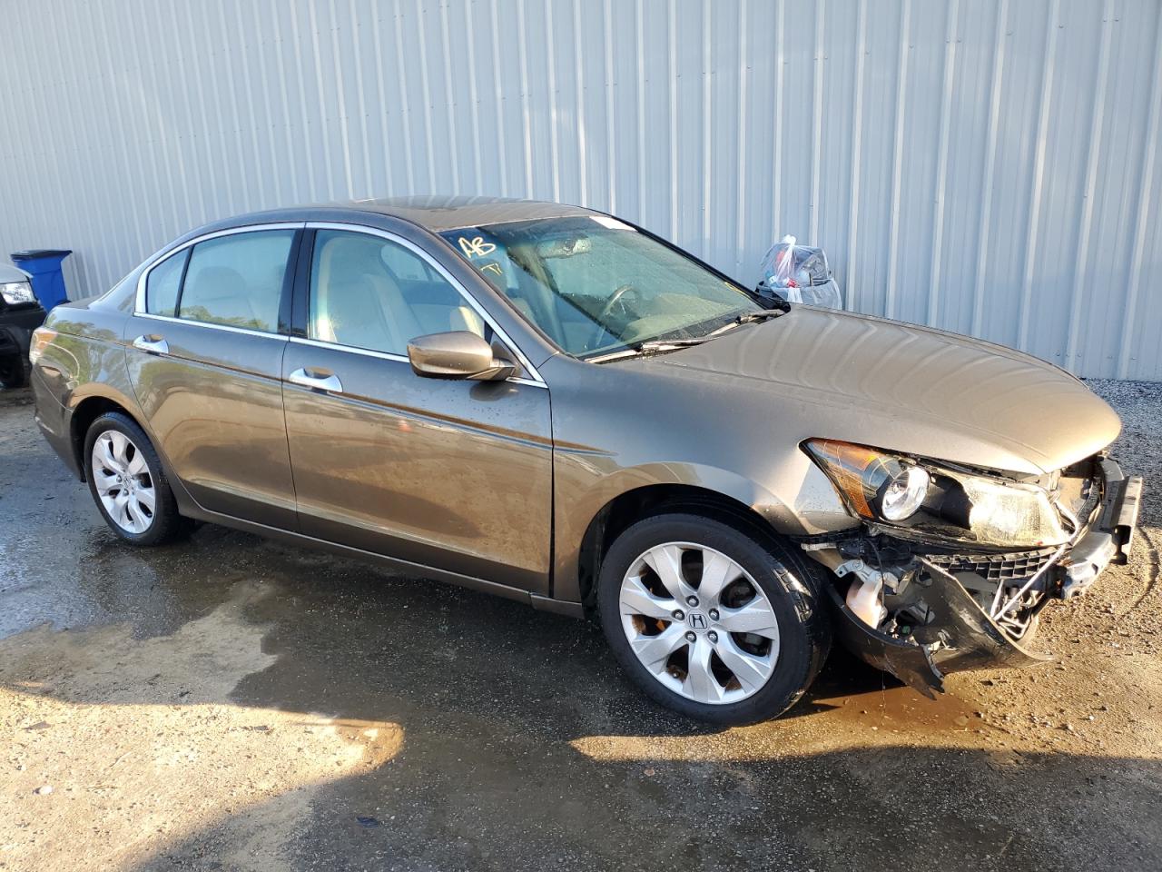 Photo 3 VIN: 1HGCP36888A063023 - HONDA ACCORD 