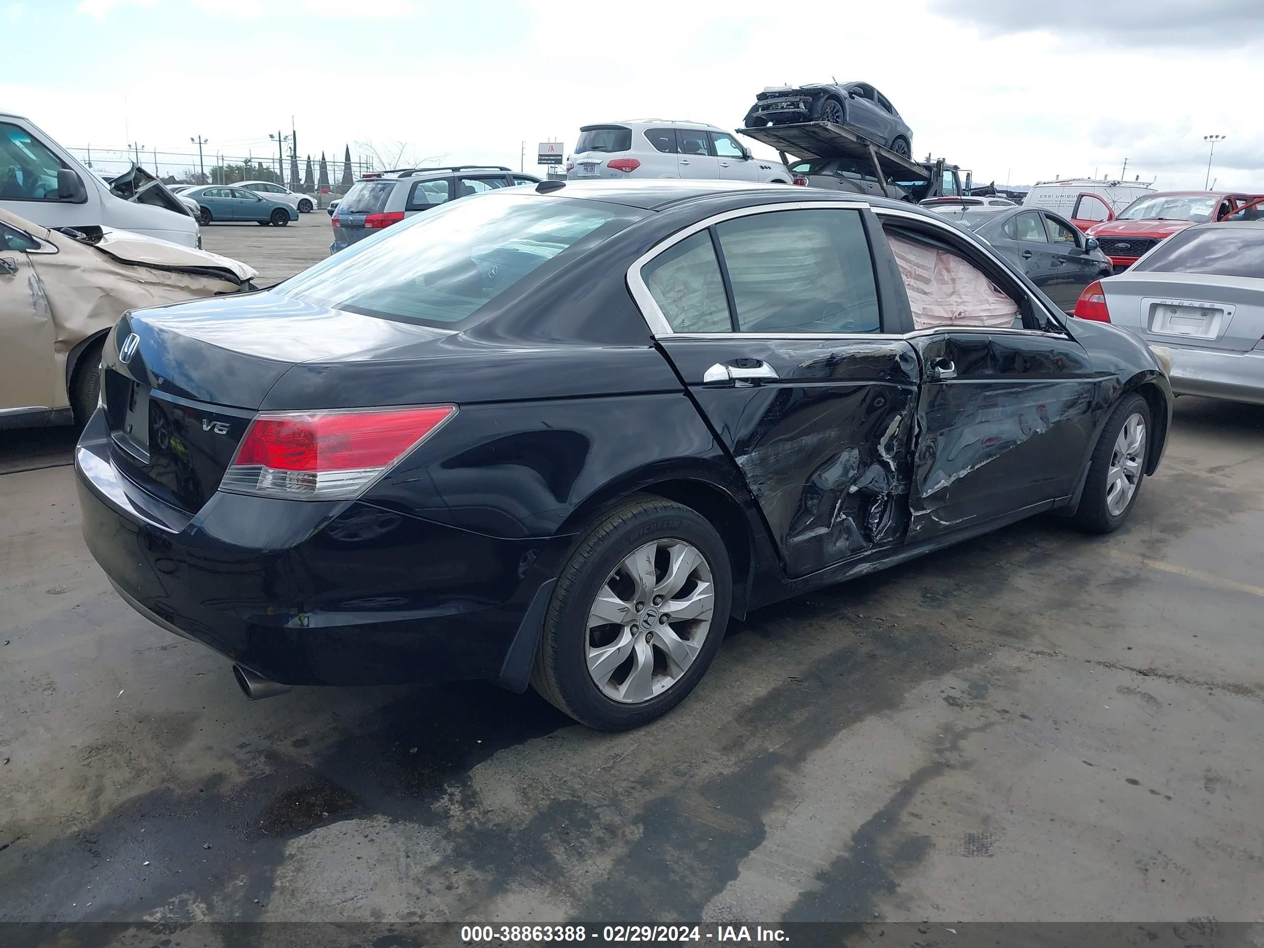 Photo 3 VIN: 1HGCP36888A067539 - HONDA ACCORD 