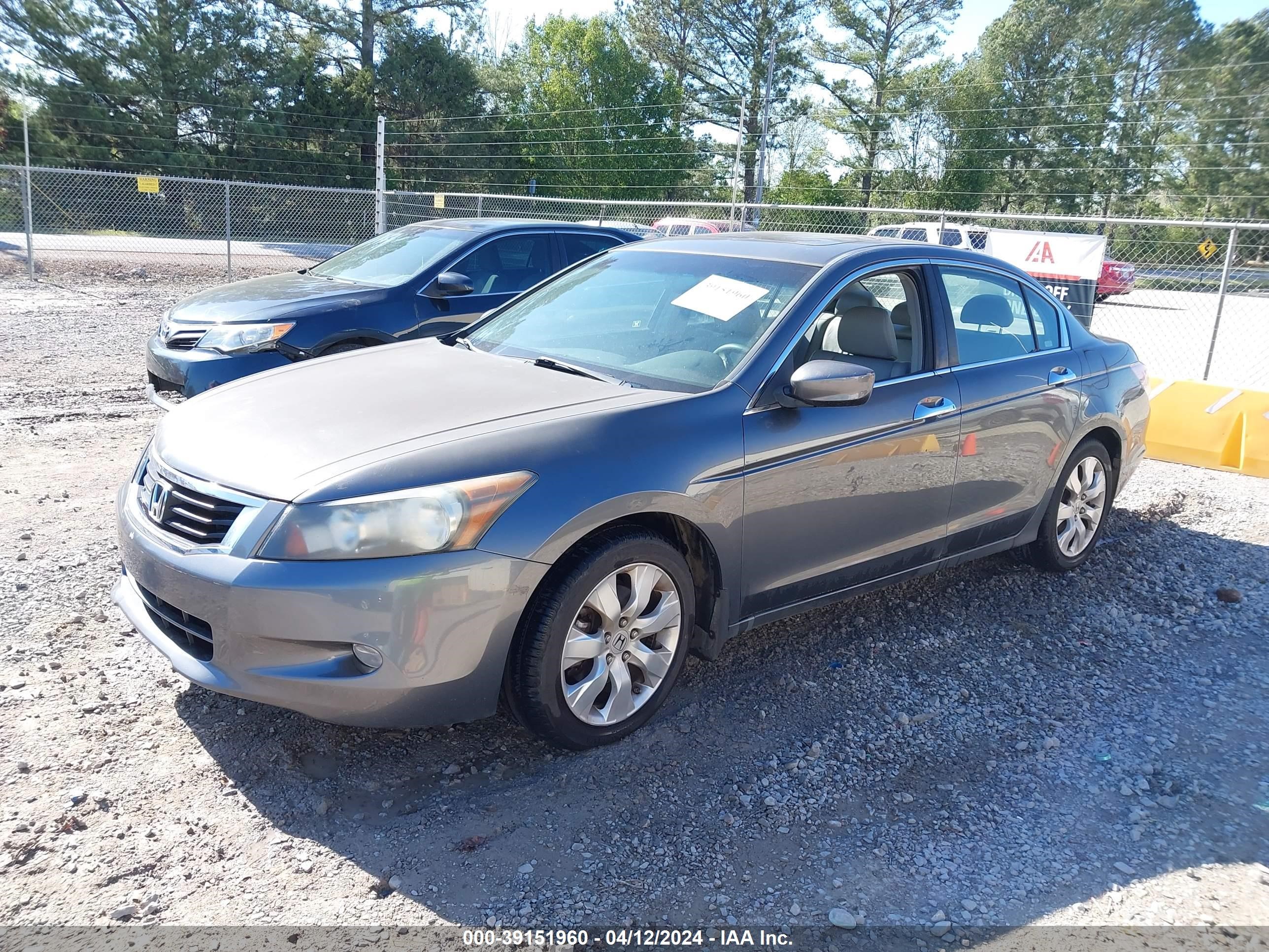 Photo 1 VIN: 1HGCP36889A002272 - HONDA ACCORD 