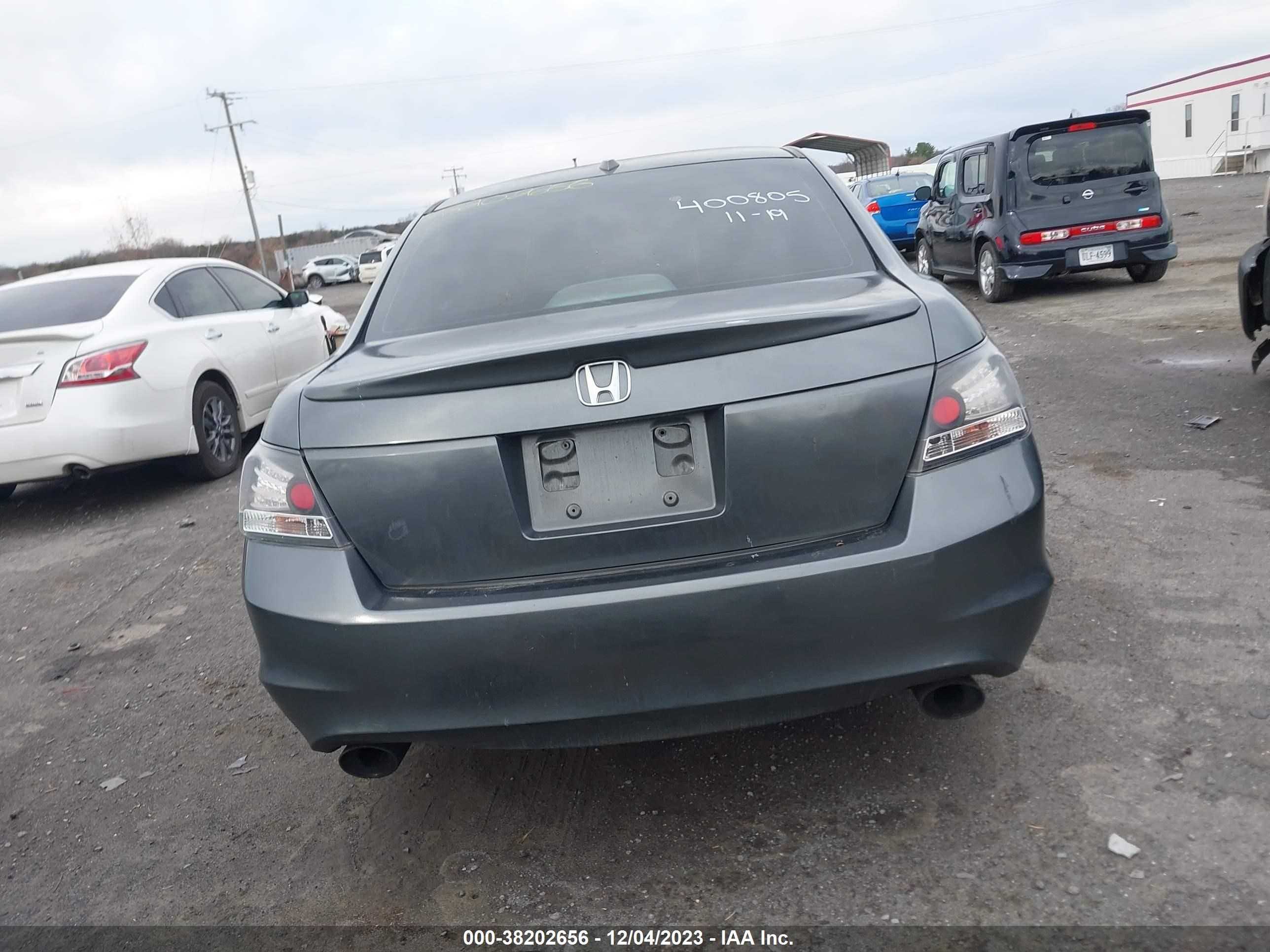 Photo 14 VIN: 1HGCP36898A004479 - HONDA ACCORD 