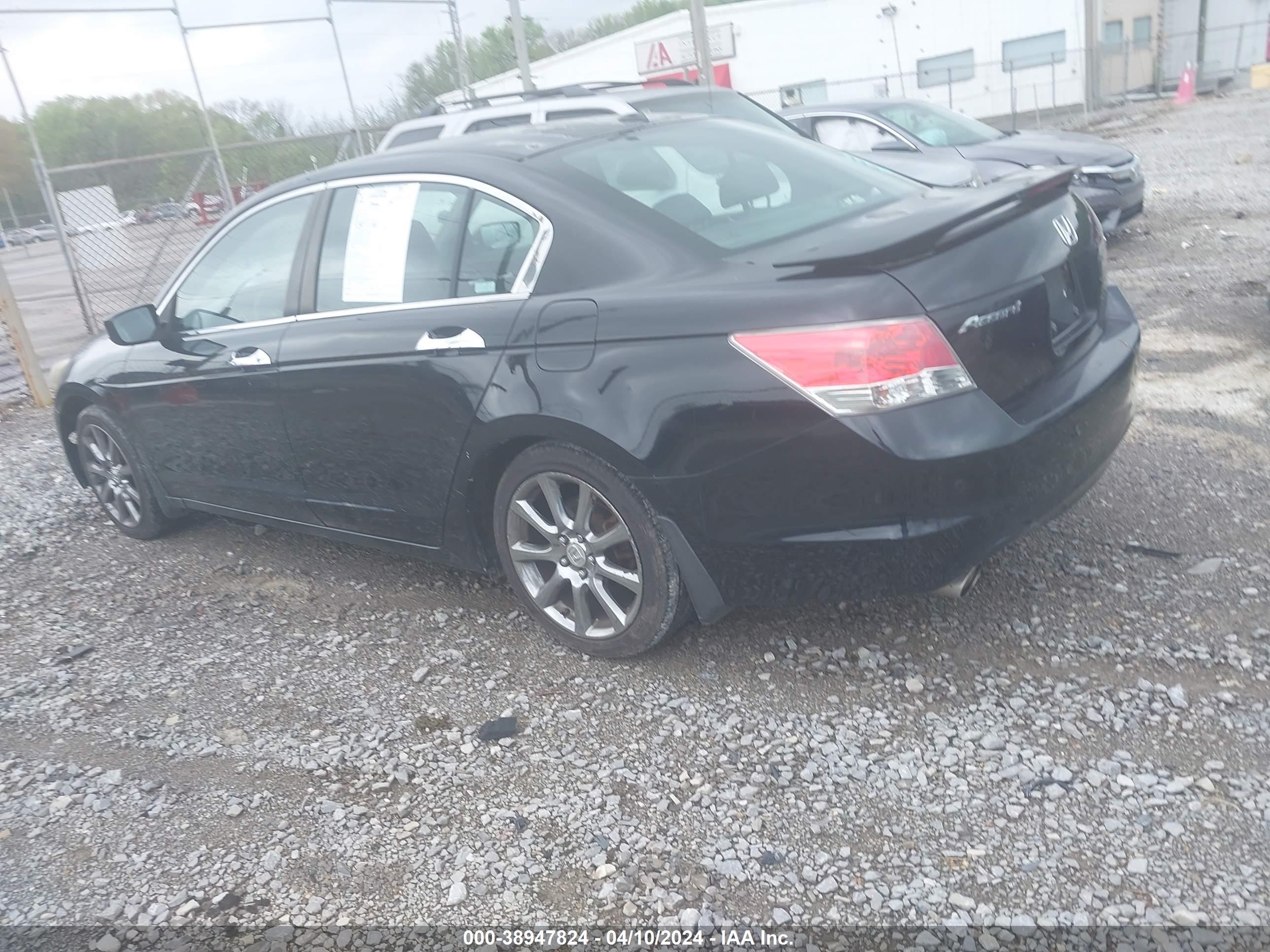 Photo 2 VIN: 1HGCP36898A007477 - HONDA ACCORD 