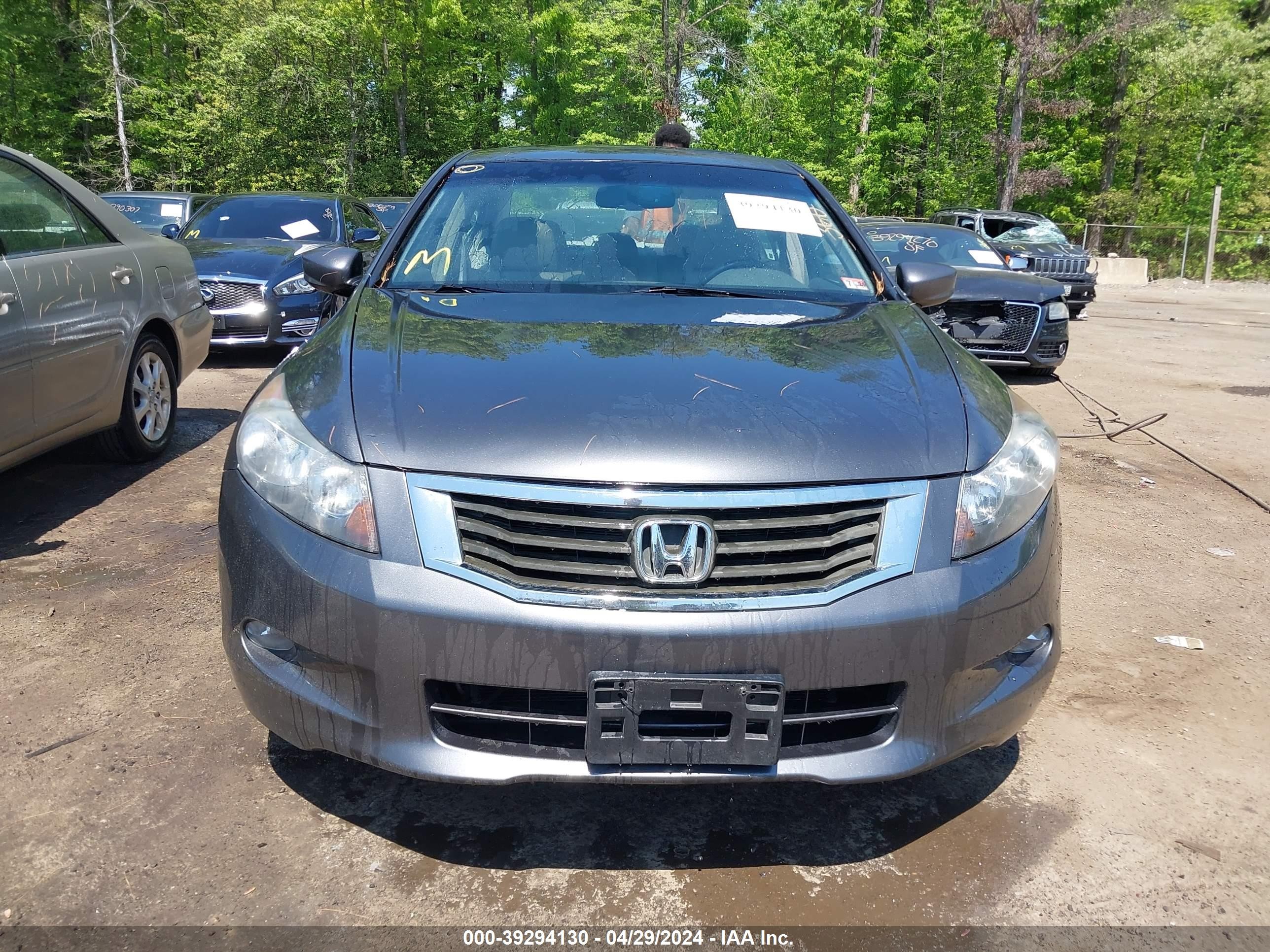 Photo 11 VIN: 1HGCP36898A082051 - HONDA ACCORD 