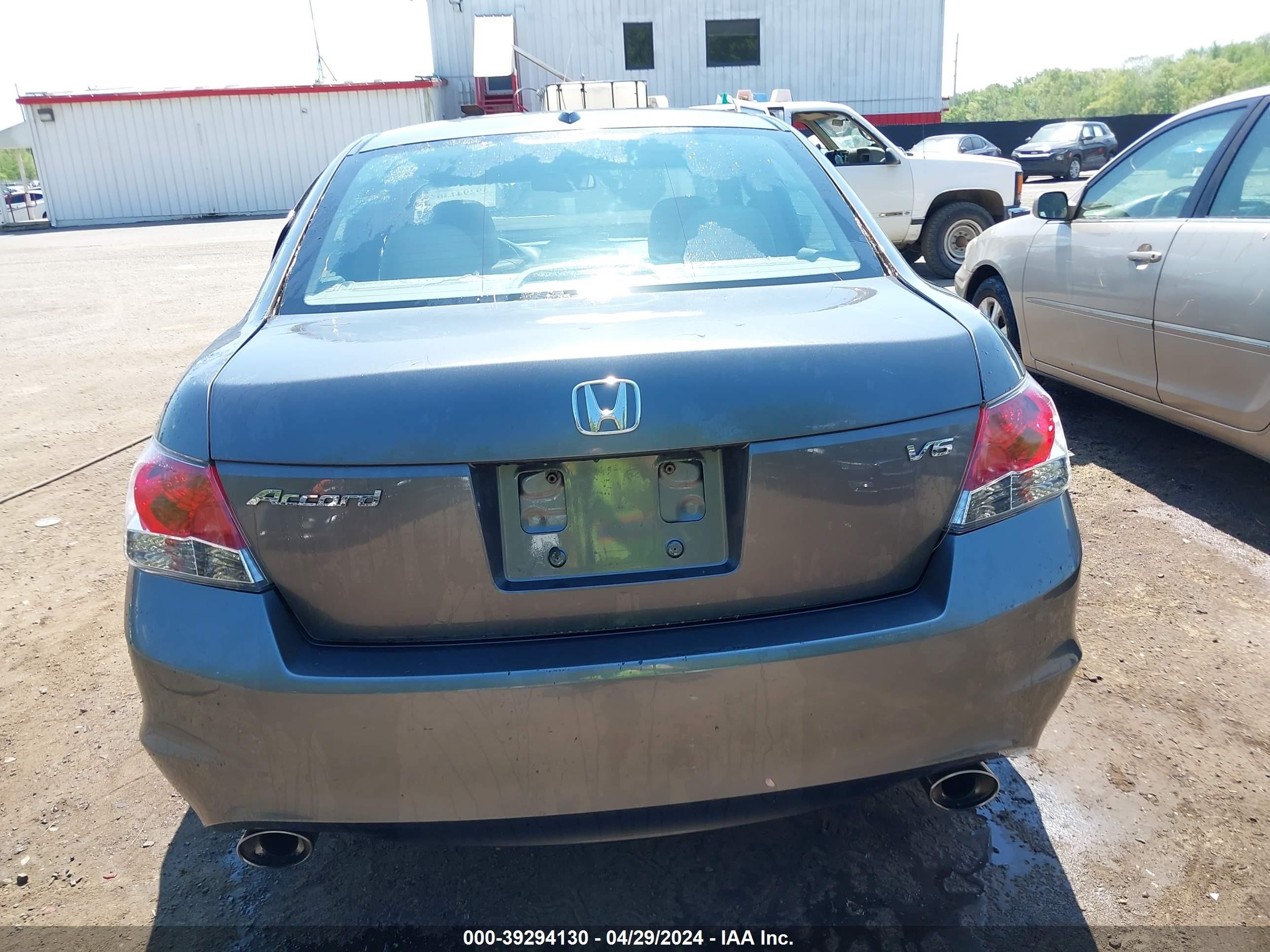 Photo 15 VIN: 1HGCP36898A082051 - HONDA ACCORD 