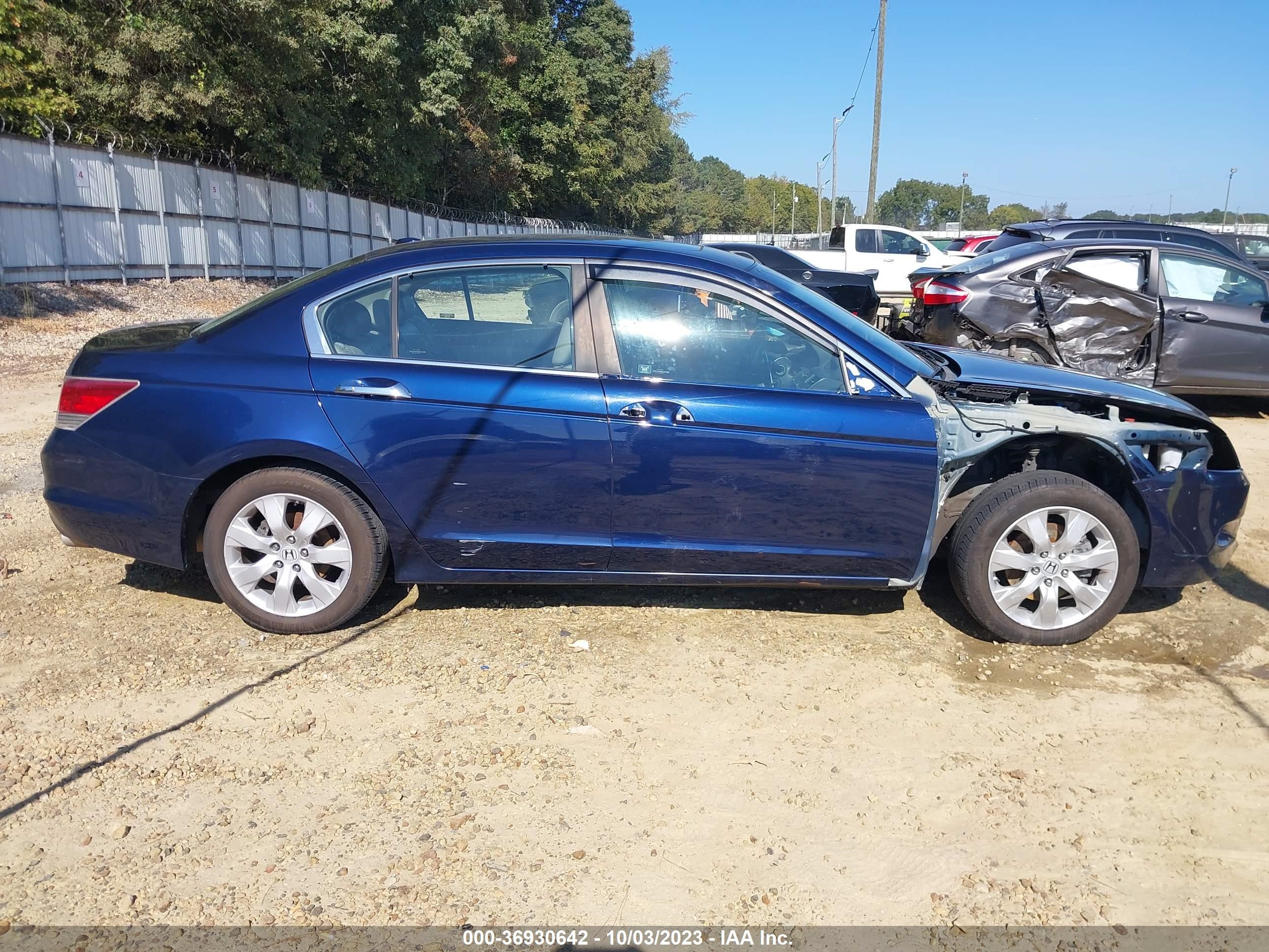 Photo 13 VIN: 1HGCP36898A084365 - HONDA ACCORD 