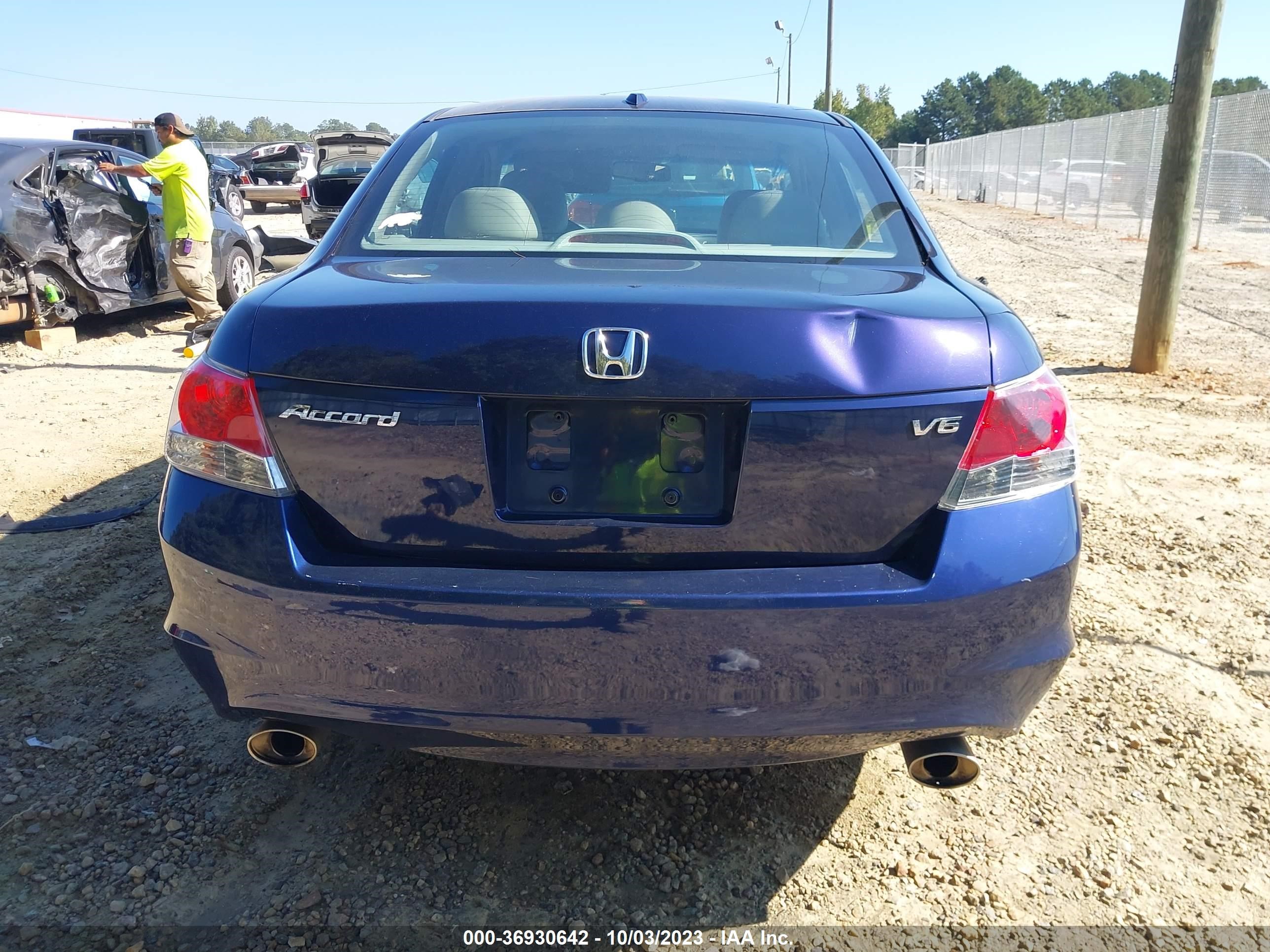 Photo 16 VIN: 1HGCP36898A084365 - HONDA ACCORD 