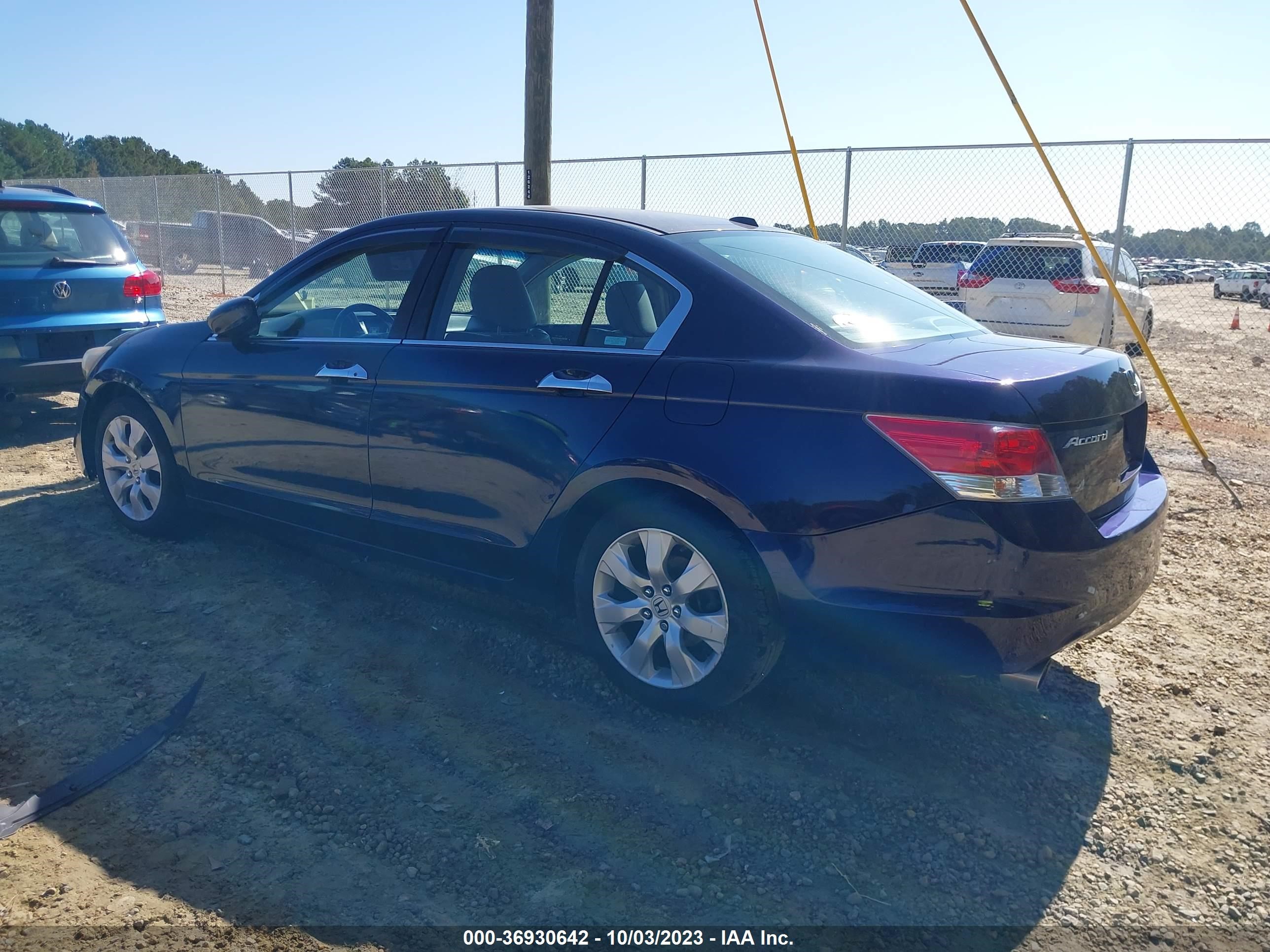 Photo 2 VIN: 1HGCP36898A084365 - HONDA ACCORD 