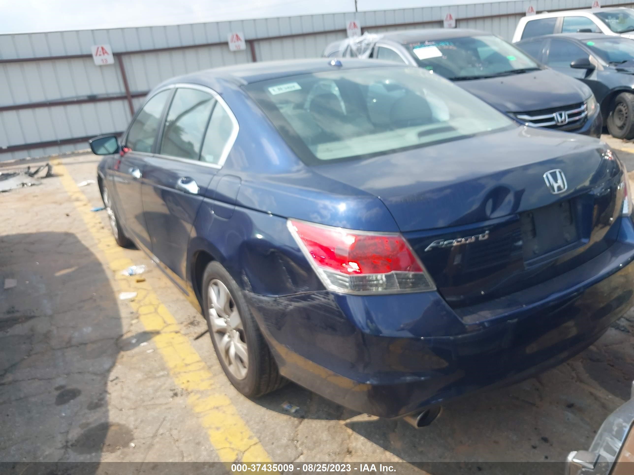 Photo 2 VIN: 1HGCP36899A024748 - HONDA ACCORD 