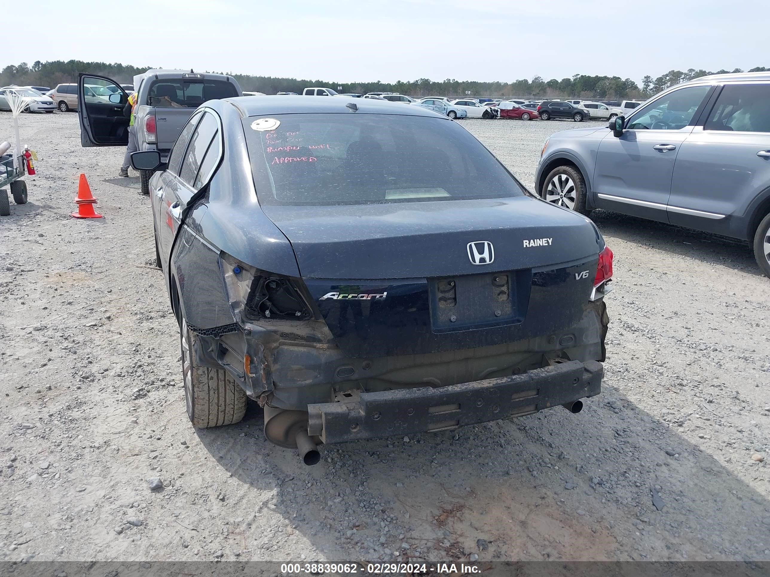 Photo 5 VIN: 1HGCP368X8A022165 - HONDA ACCORD 