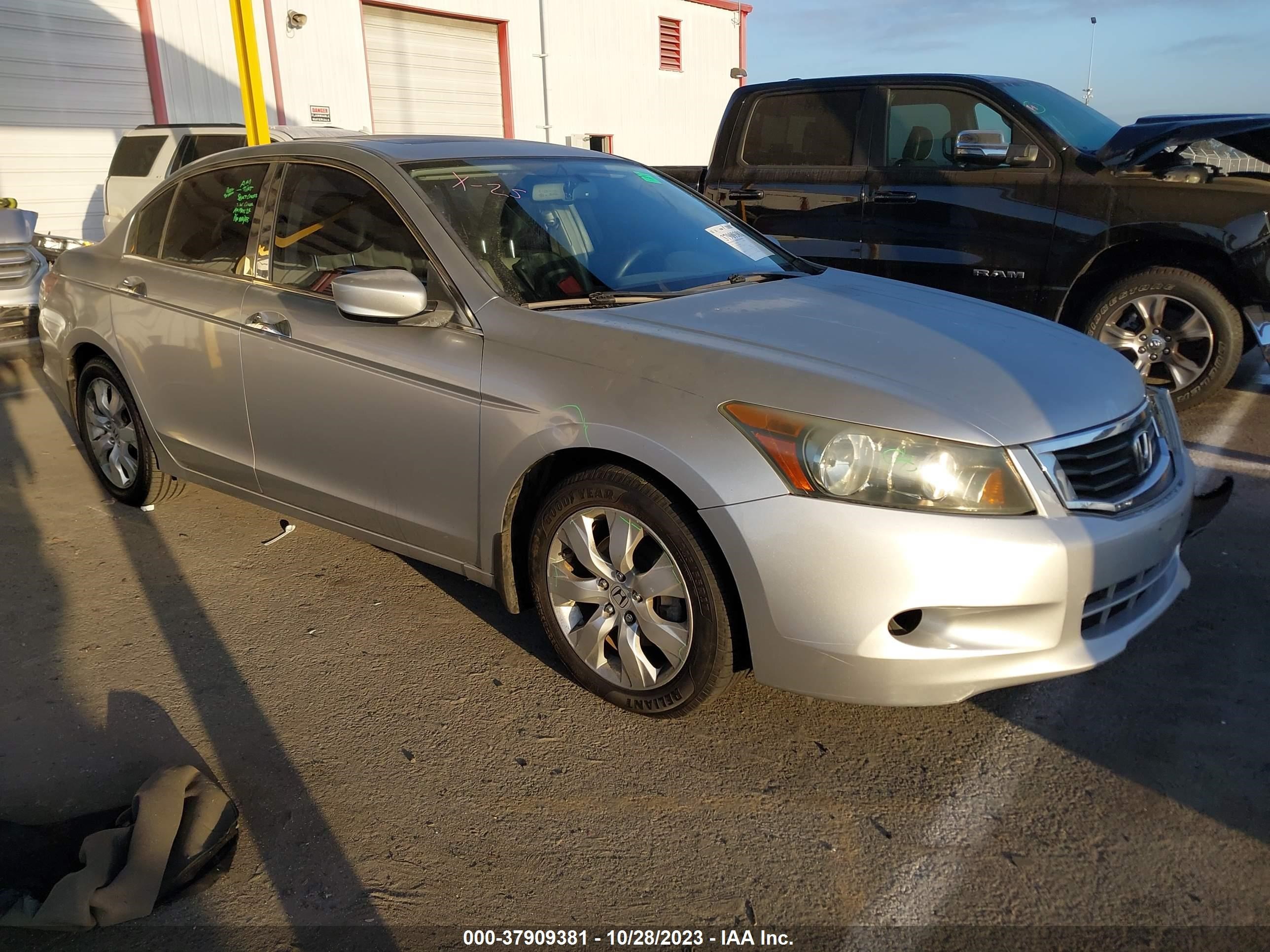 Photo 0 VIN: 1HGCP368X8A032470 - HONDA ACCORD 