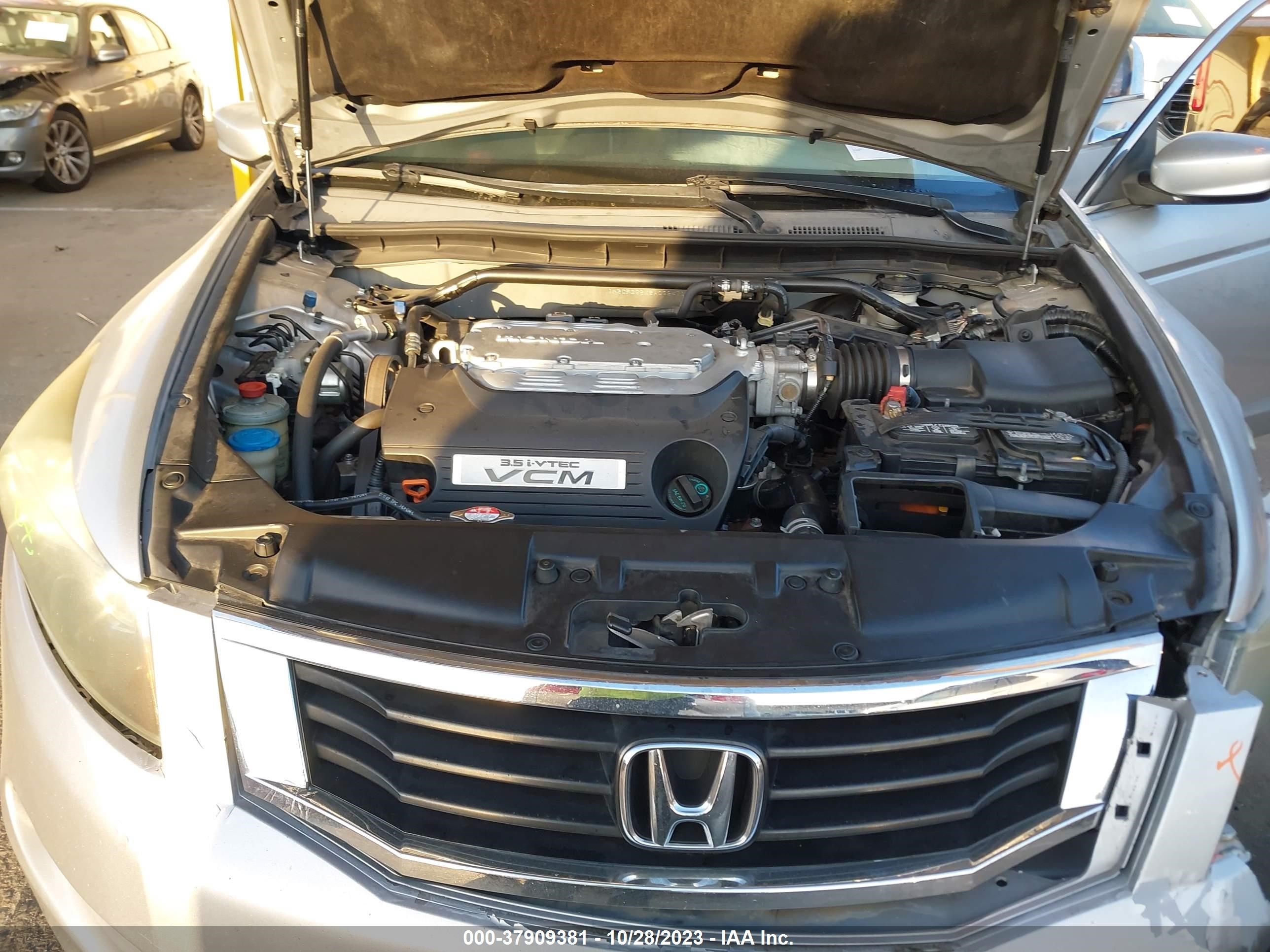 Photo 9 VIN: 1HGCP368X8A032470 - HONDA ACCORD 