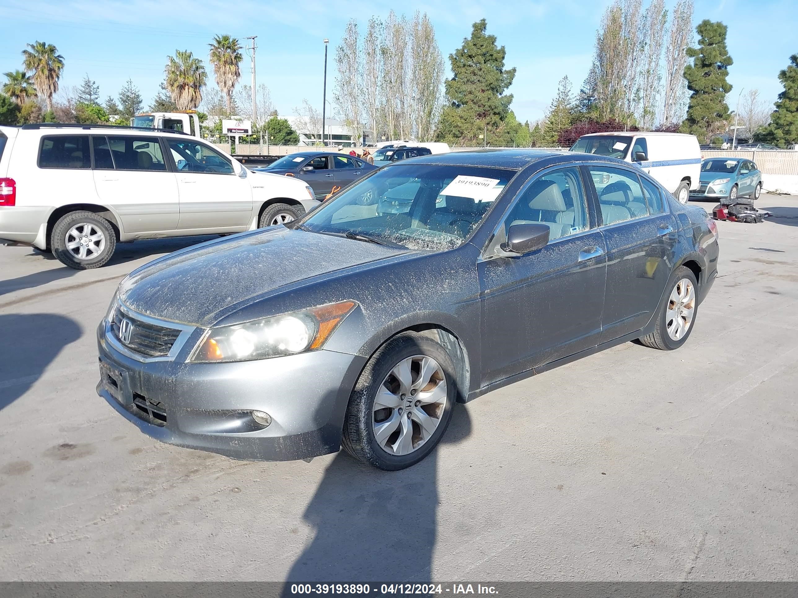 Photo 1 VIN: 1HGCP368X8A075108 - HONDA ACCORD 