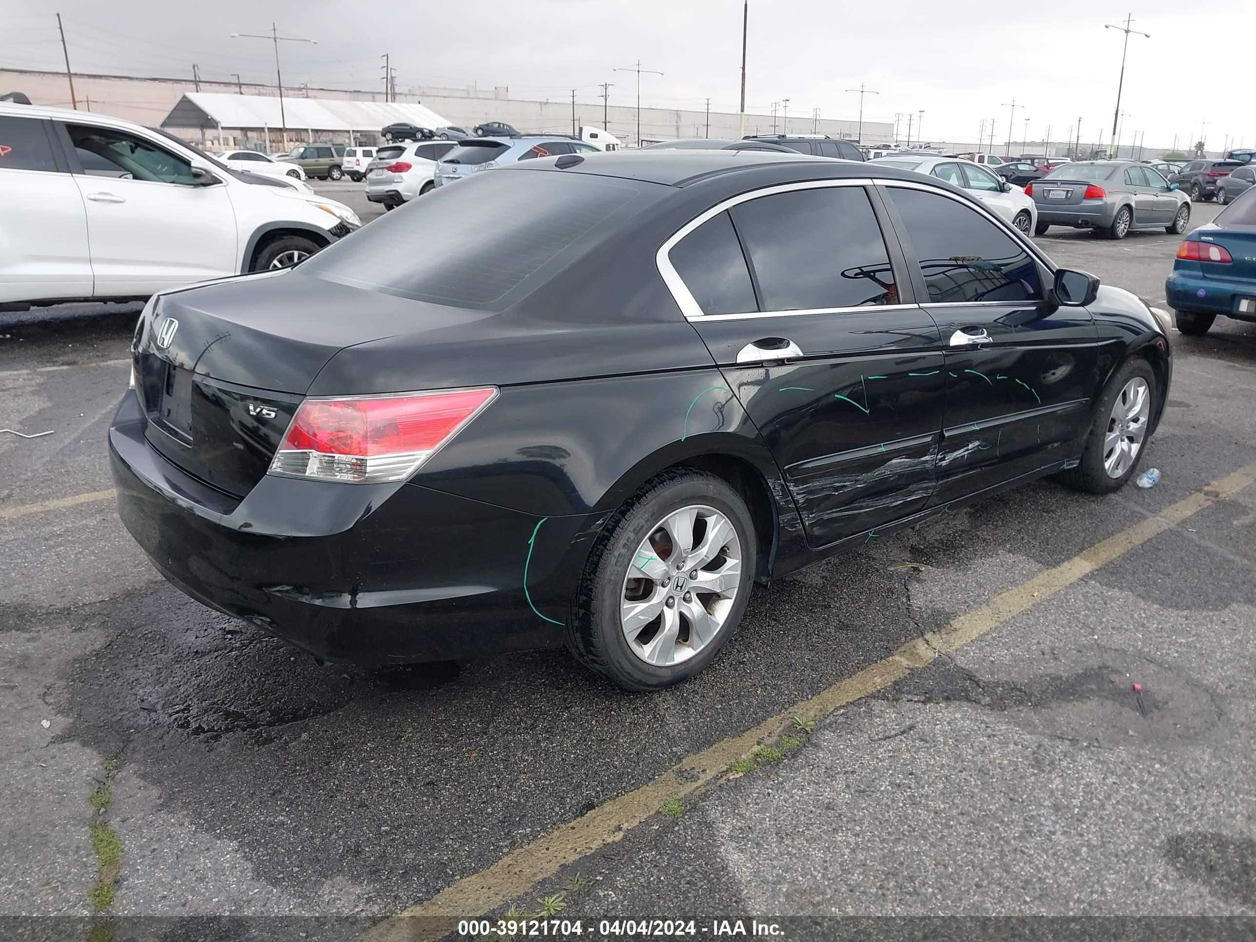 Photo 3 VIN: 1HGCP368X8A078591 - HONDA ACCORD 