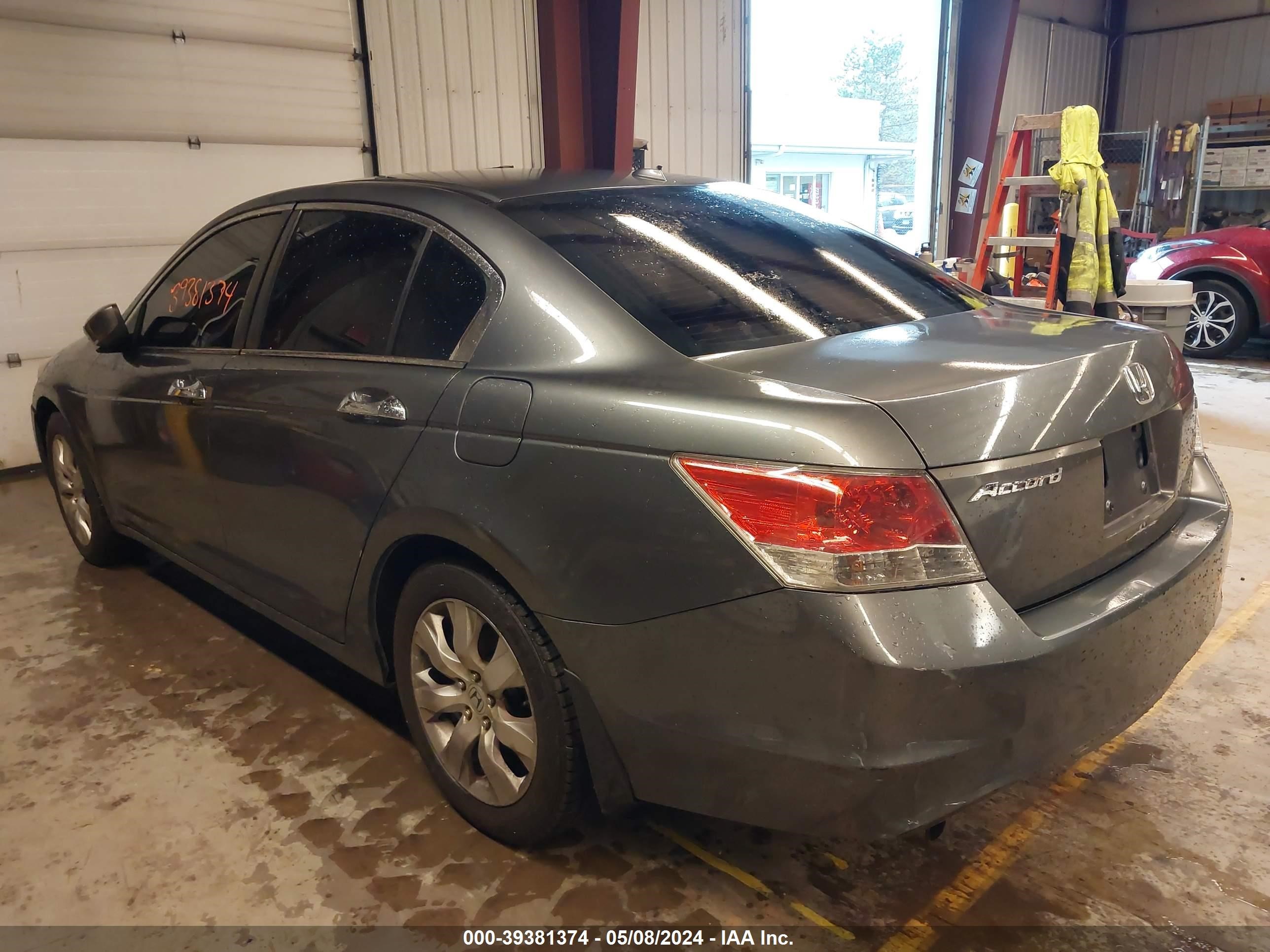 Photo 2 VIN: 1HGCP368X9A041686 - HONDA ACCORD 