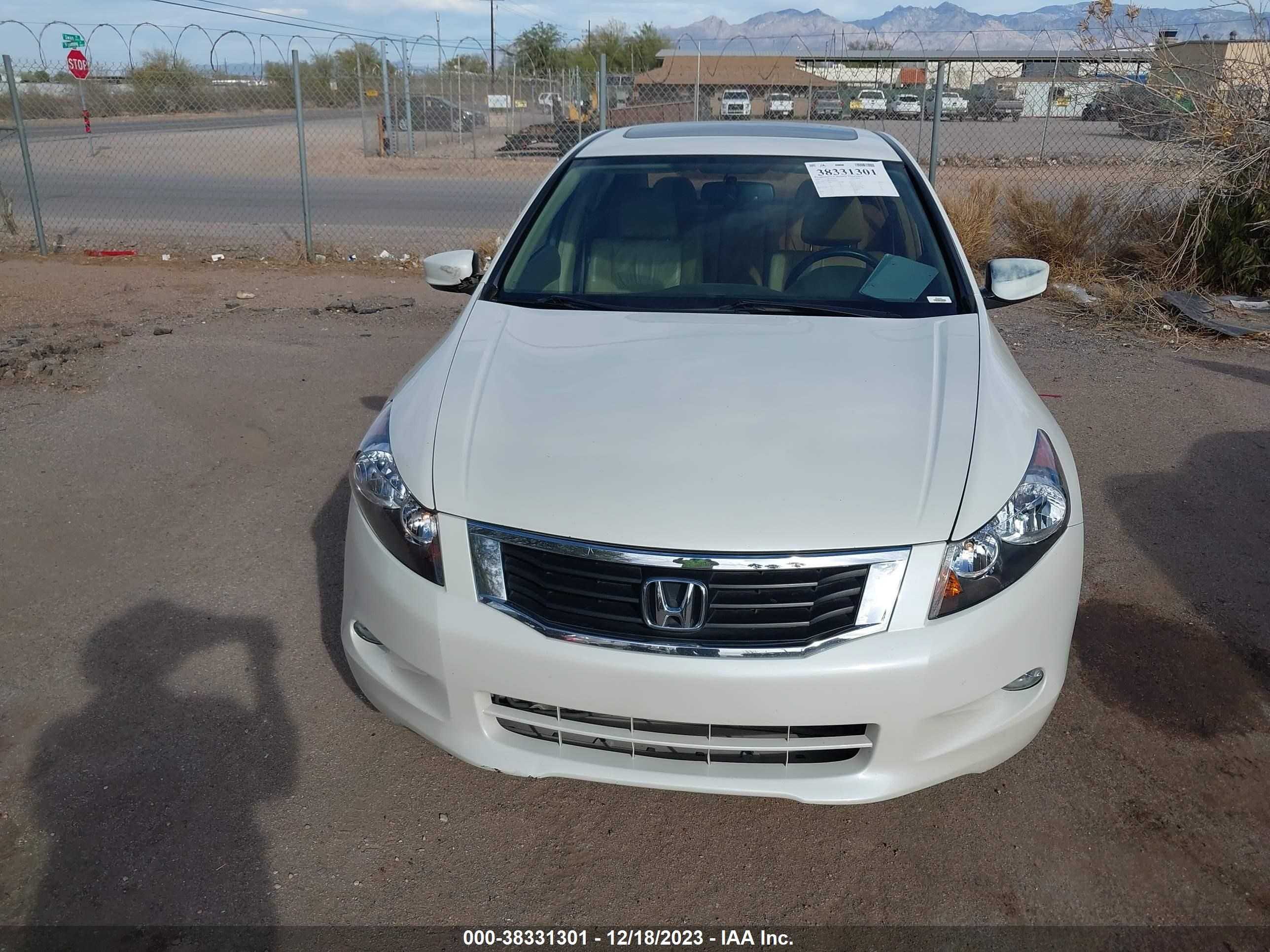 Photo 11 VIN: 1HGCP368X9A048198 - HONDA ACCORD 