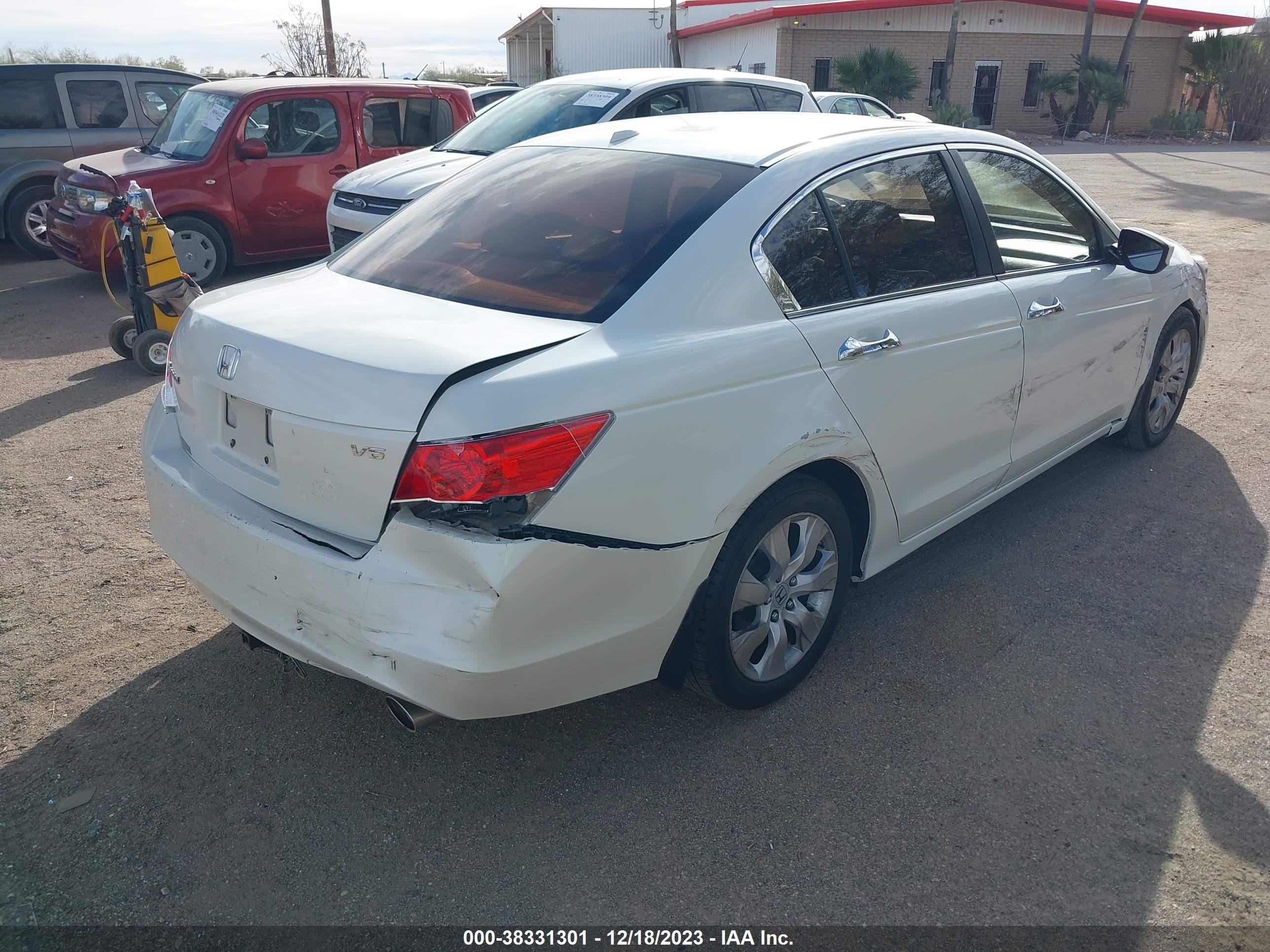 Photo 3 VIN: 1HGCP368X9A048198 - HONDA ACCORD 